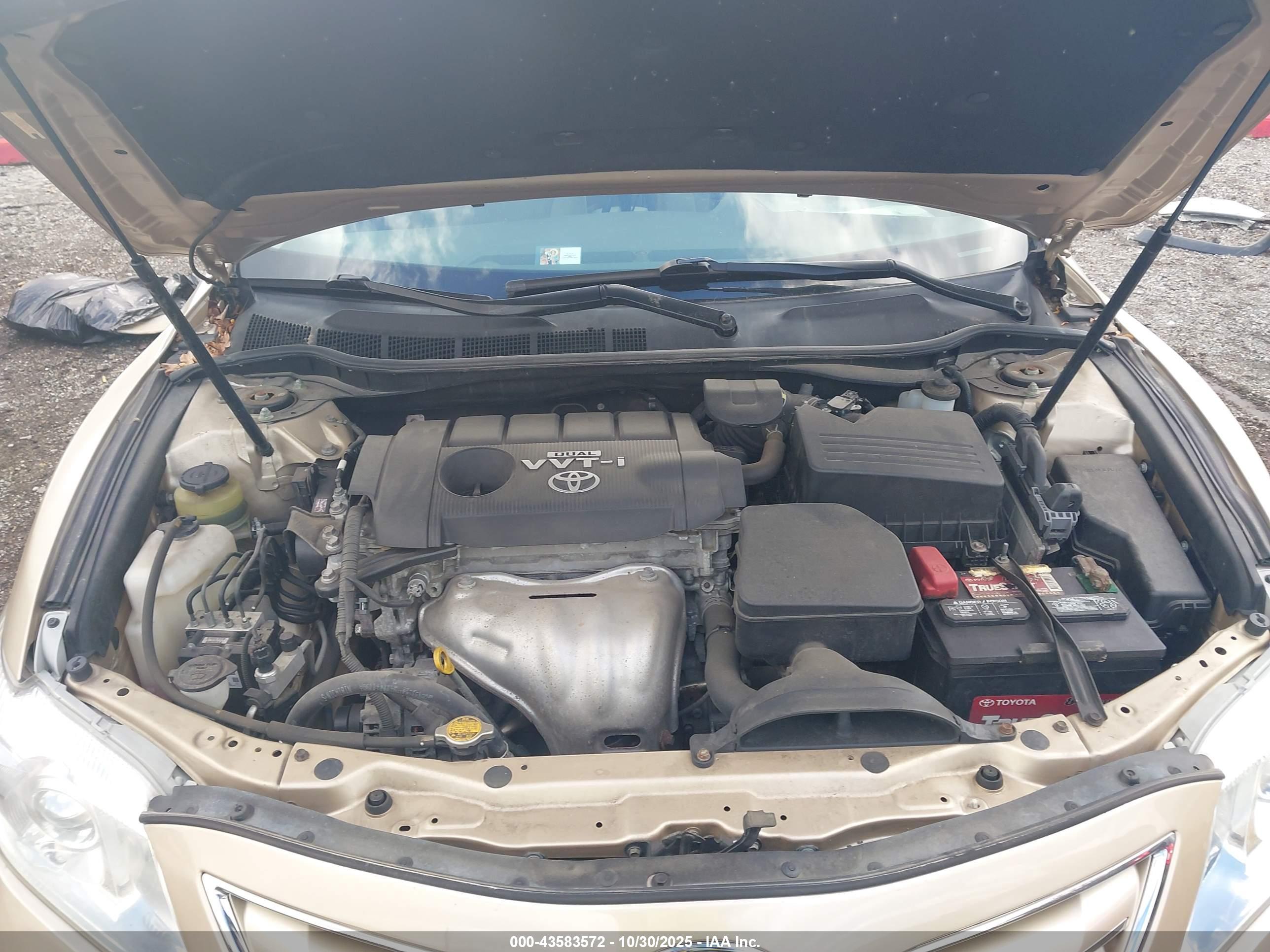 TOYOTA CAMRY image 10