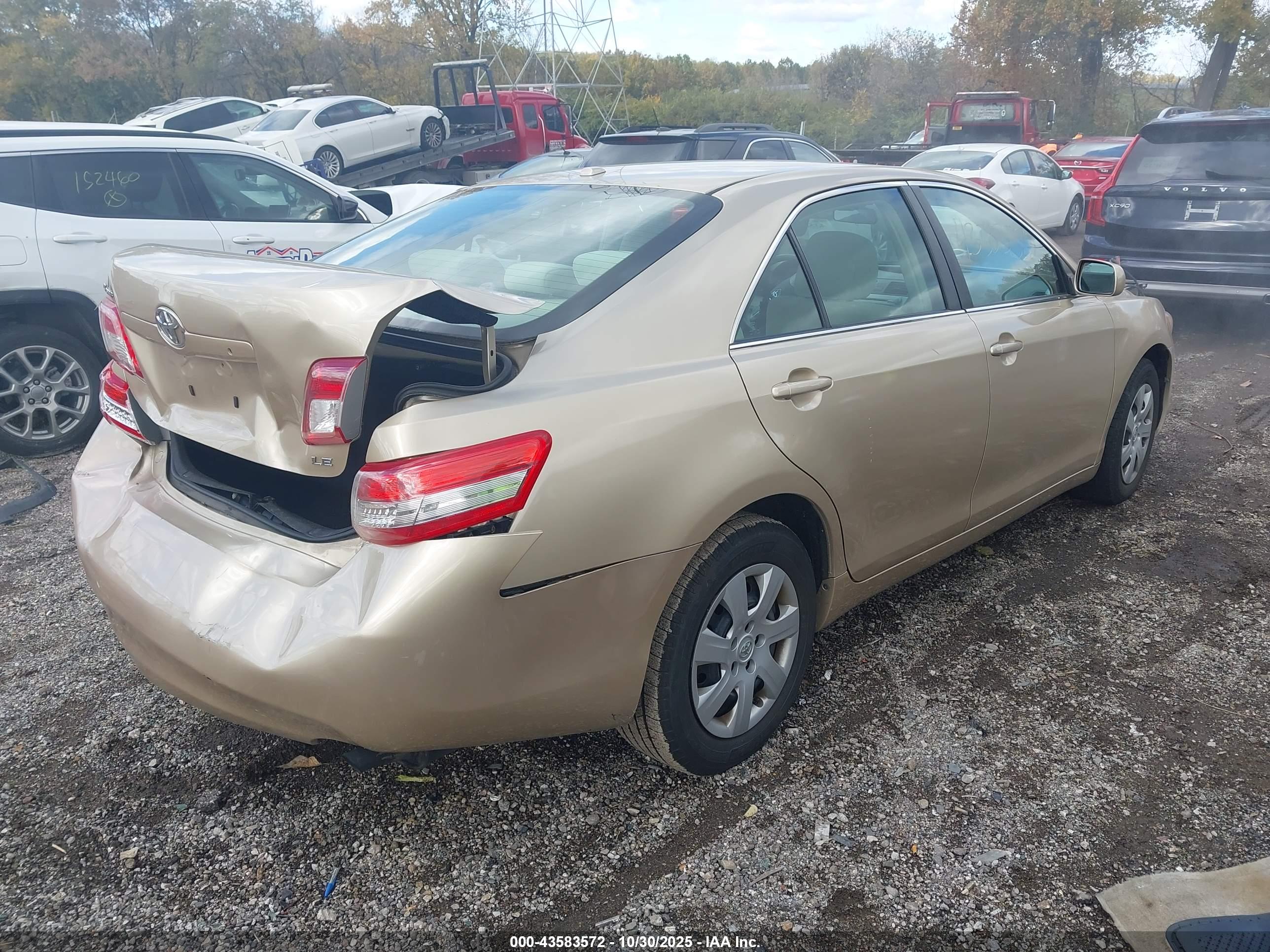 TOYOTA CAMRY image 4