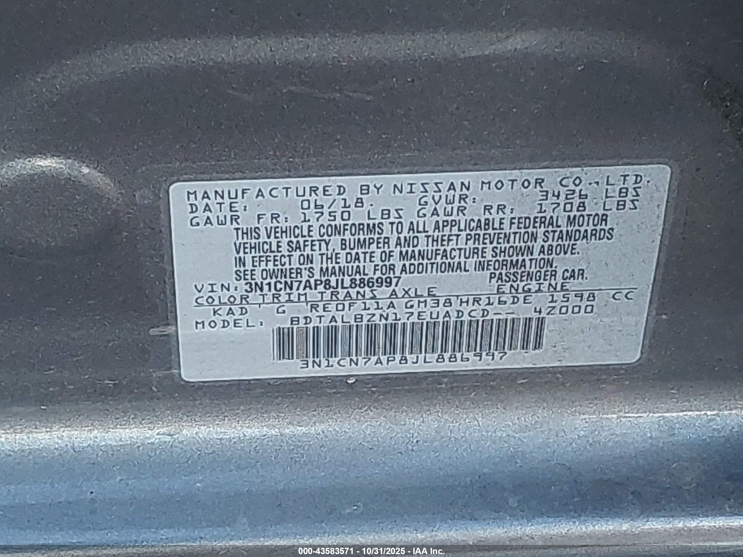 NISSAN VERSA image 9