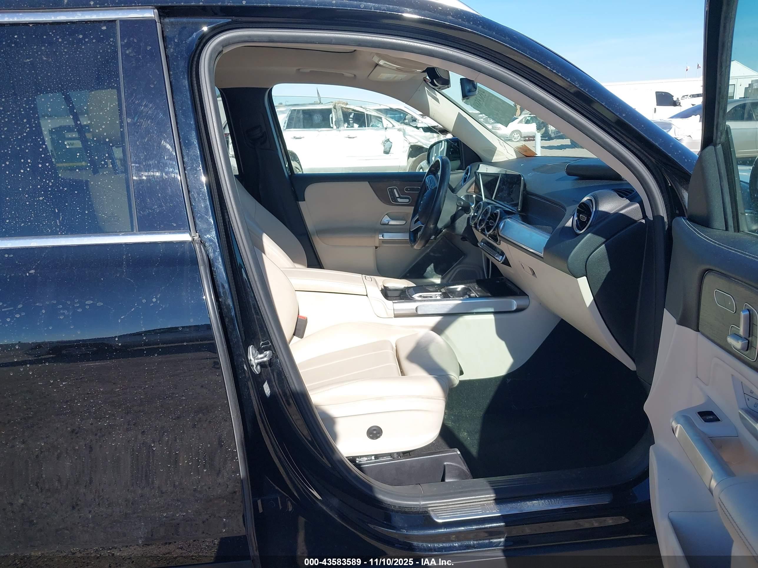 MERCEDES-BENZ GLB image 5