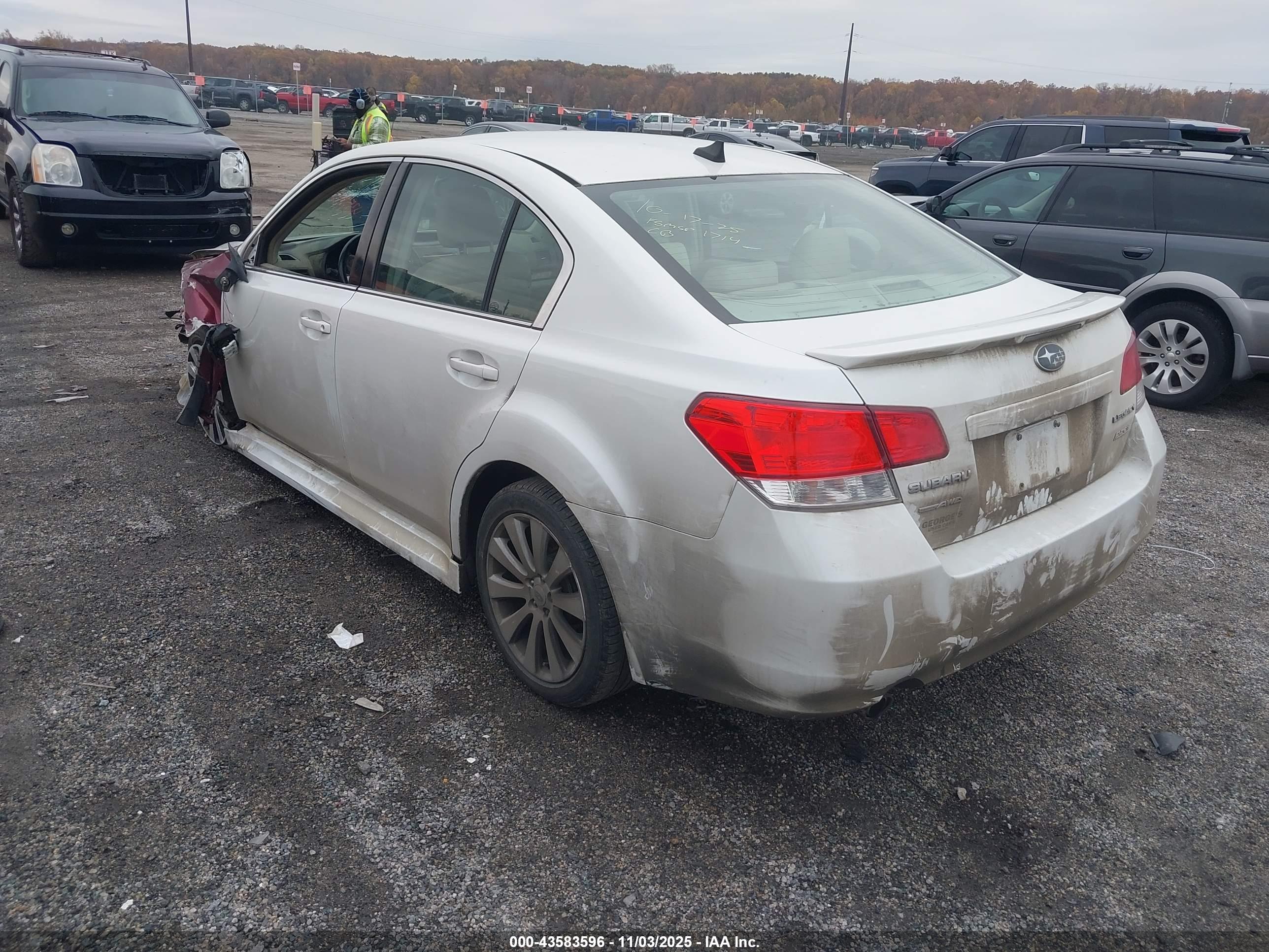SUBARU LEGACY image 3