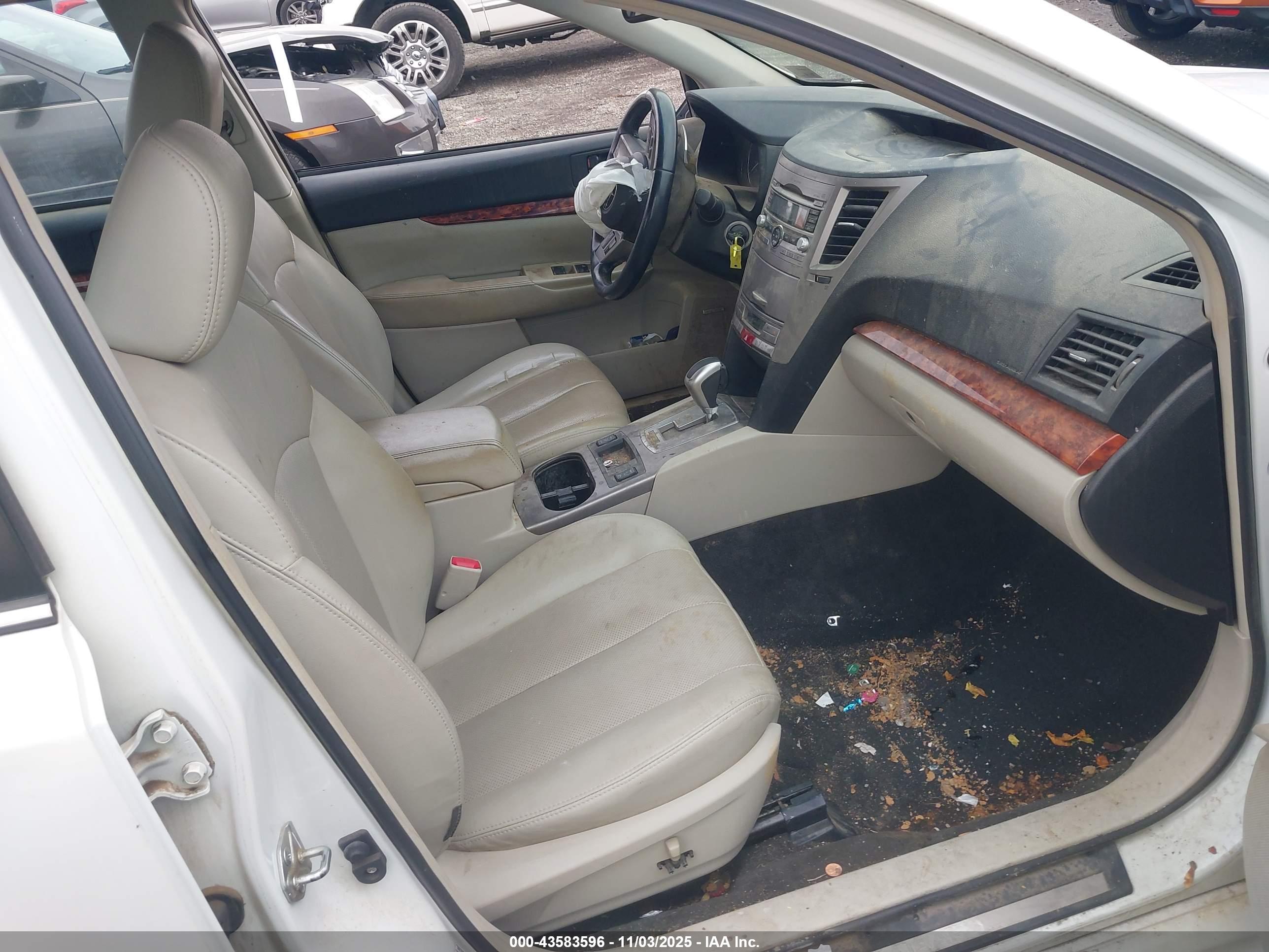 SUBARU LEGACY image 5