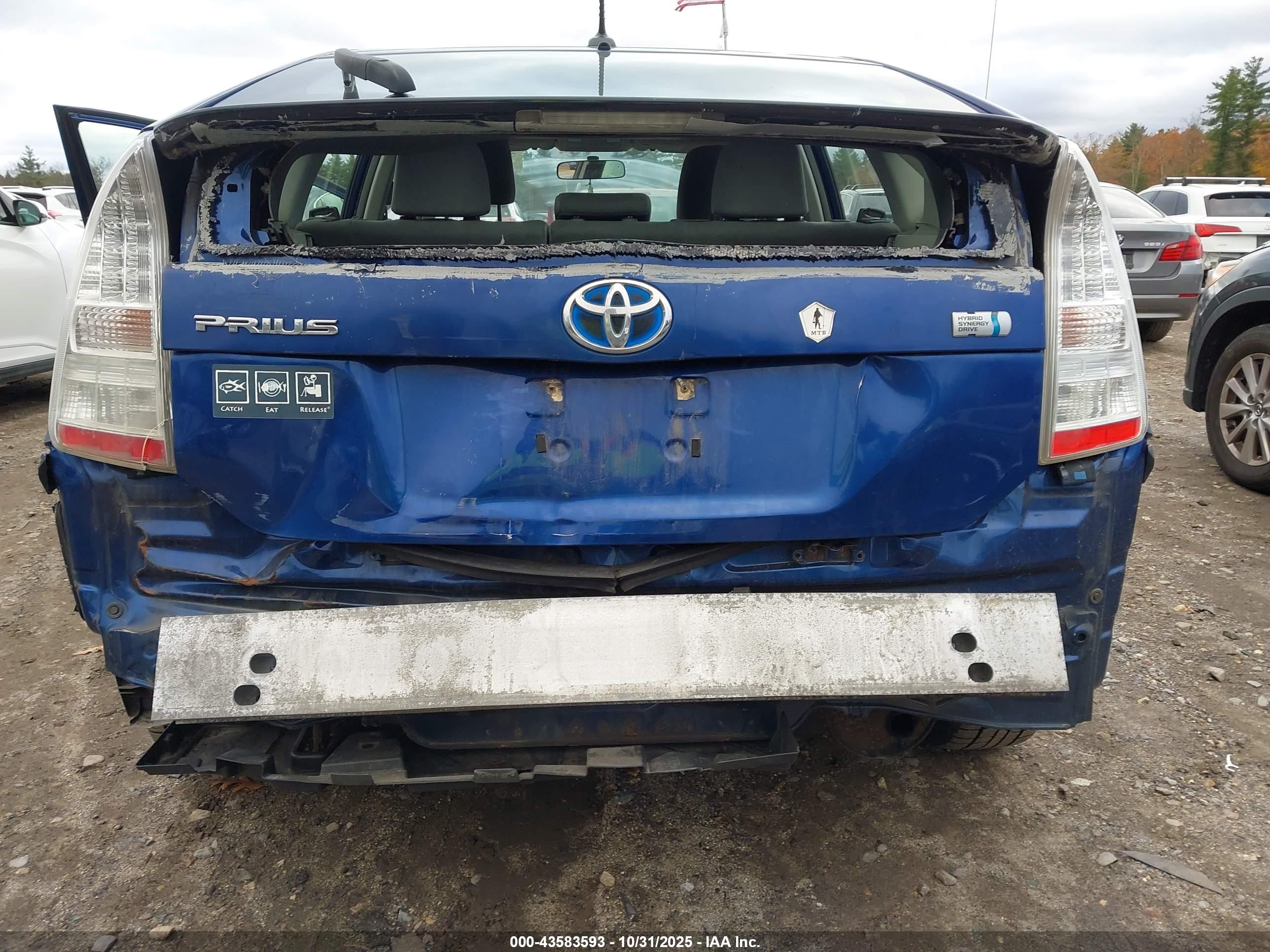 TOYOTA PRIUS image 6