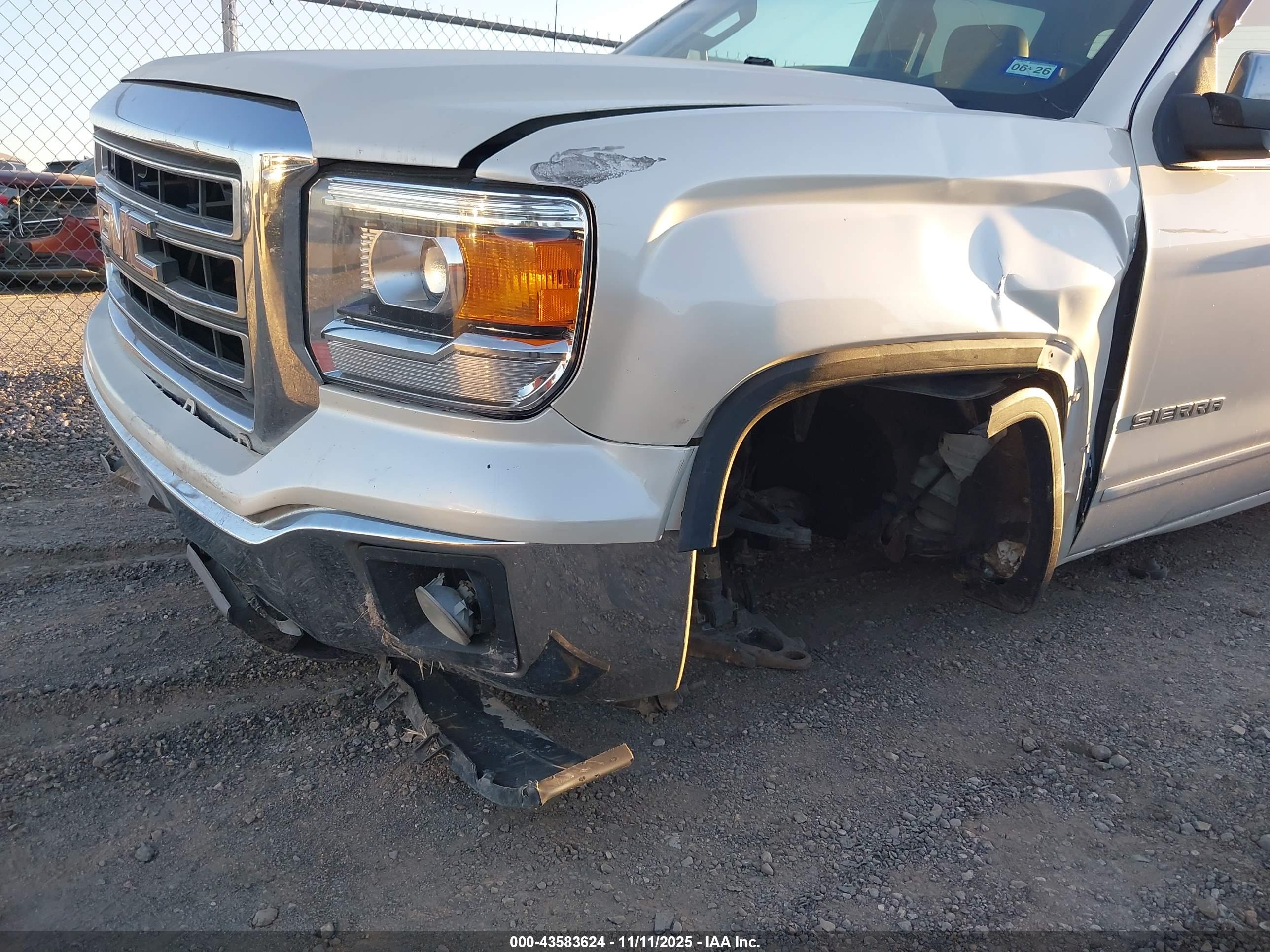 GMC SIERRA image 2