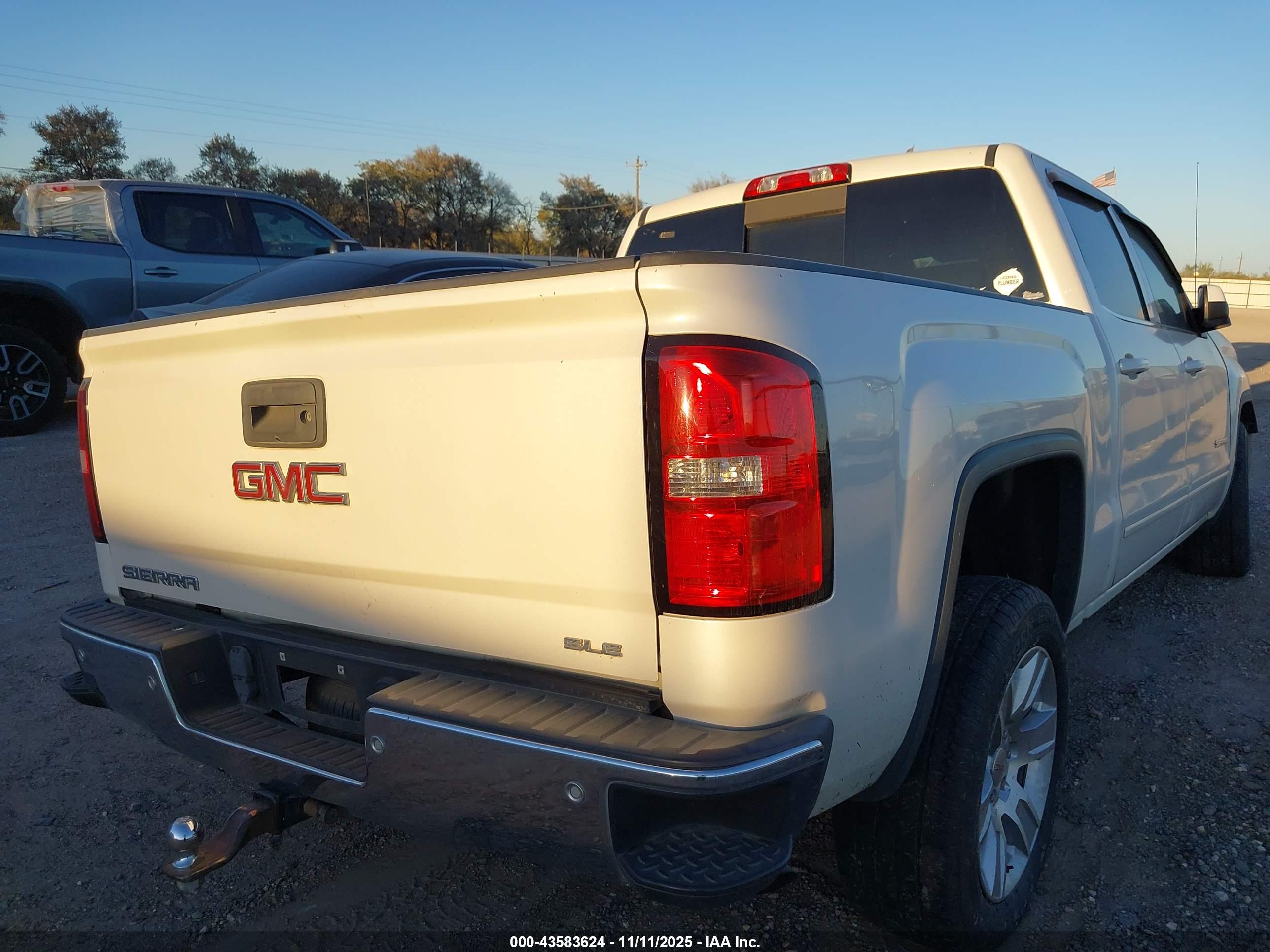 GMC SIERRA image 4