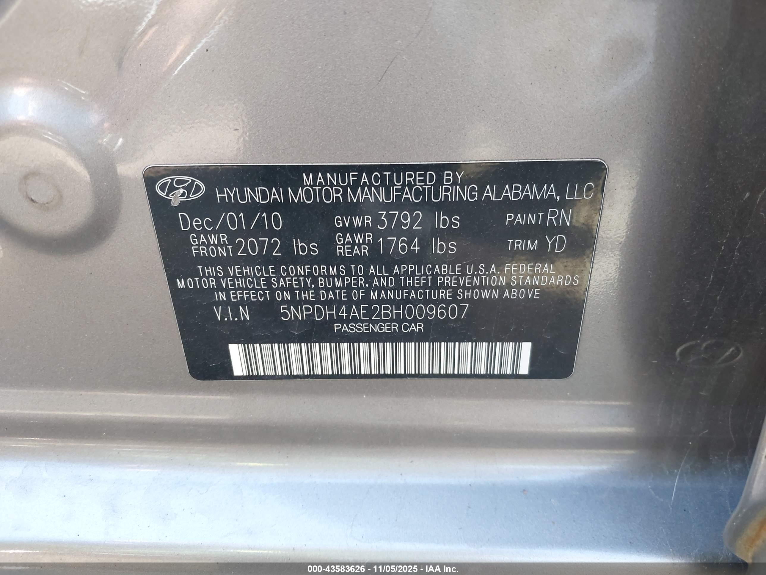 HYUNDAI ELANTRA image 9