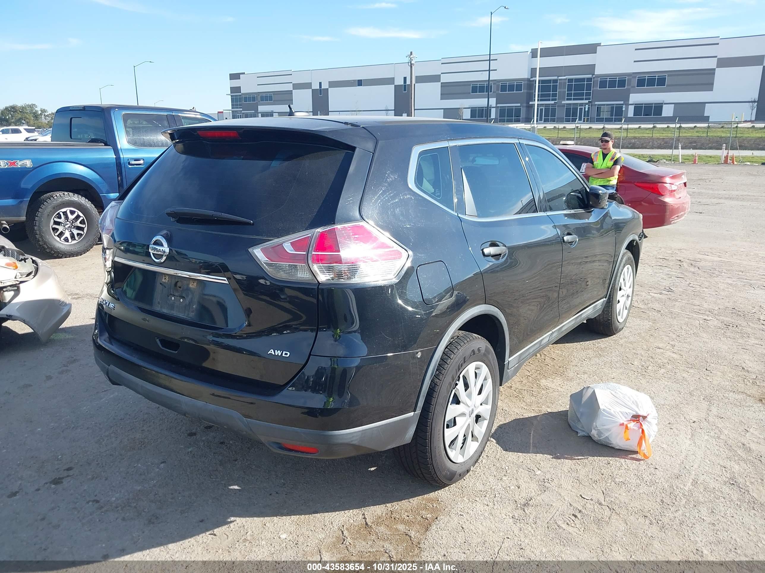 NISSAN ROGUE image 4