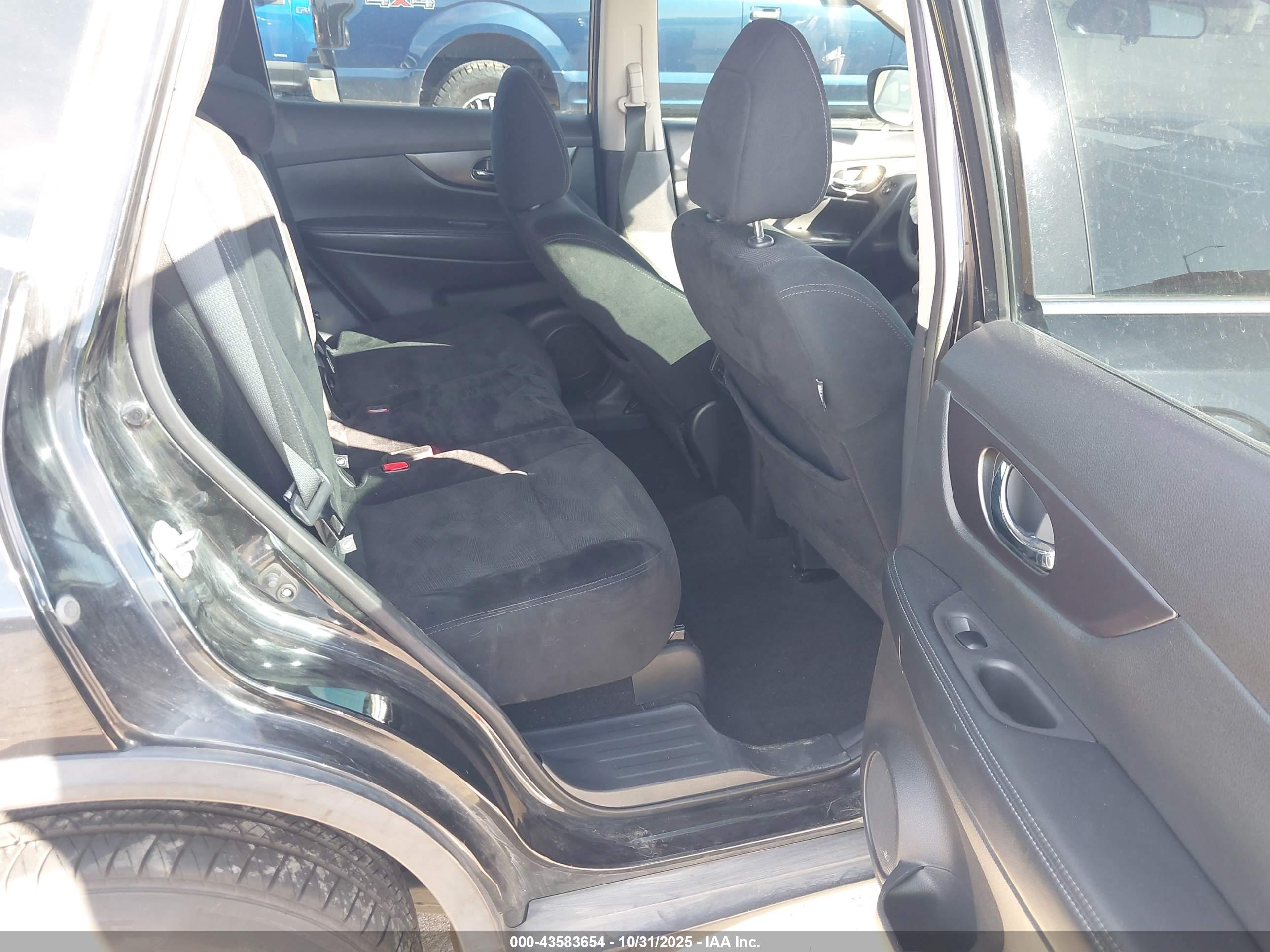 NISSAN ROGUE image 8