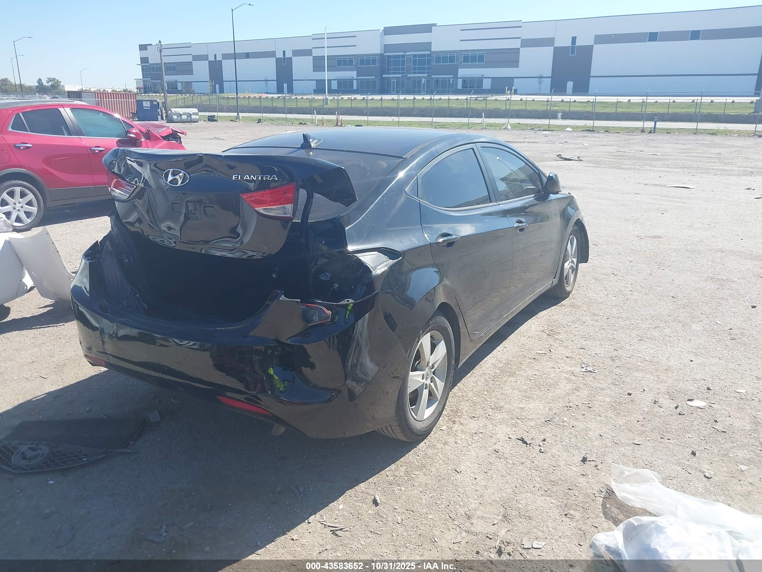 HYUNDAI ELANTRA image 4