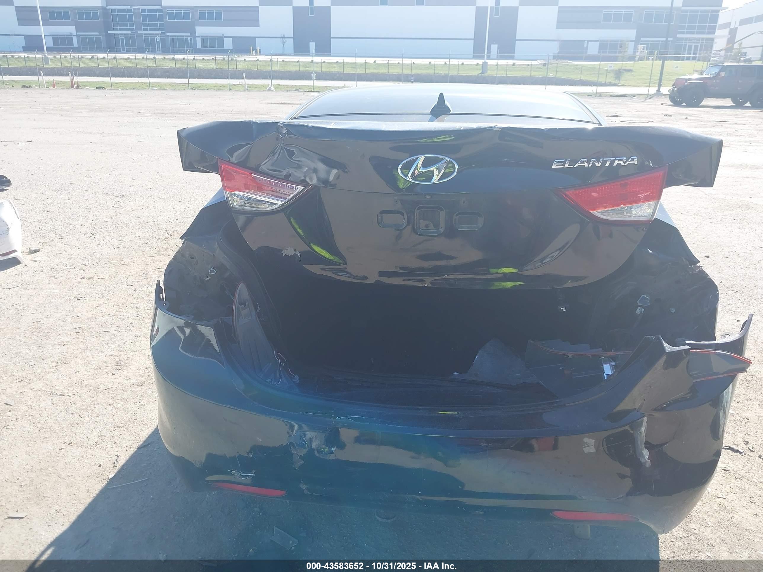 HYUNDAI ELANTRA image 6