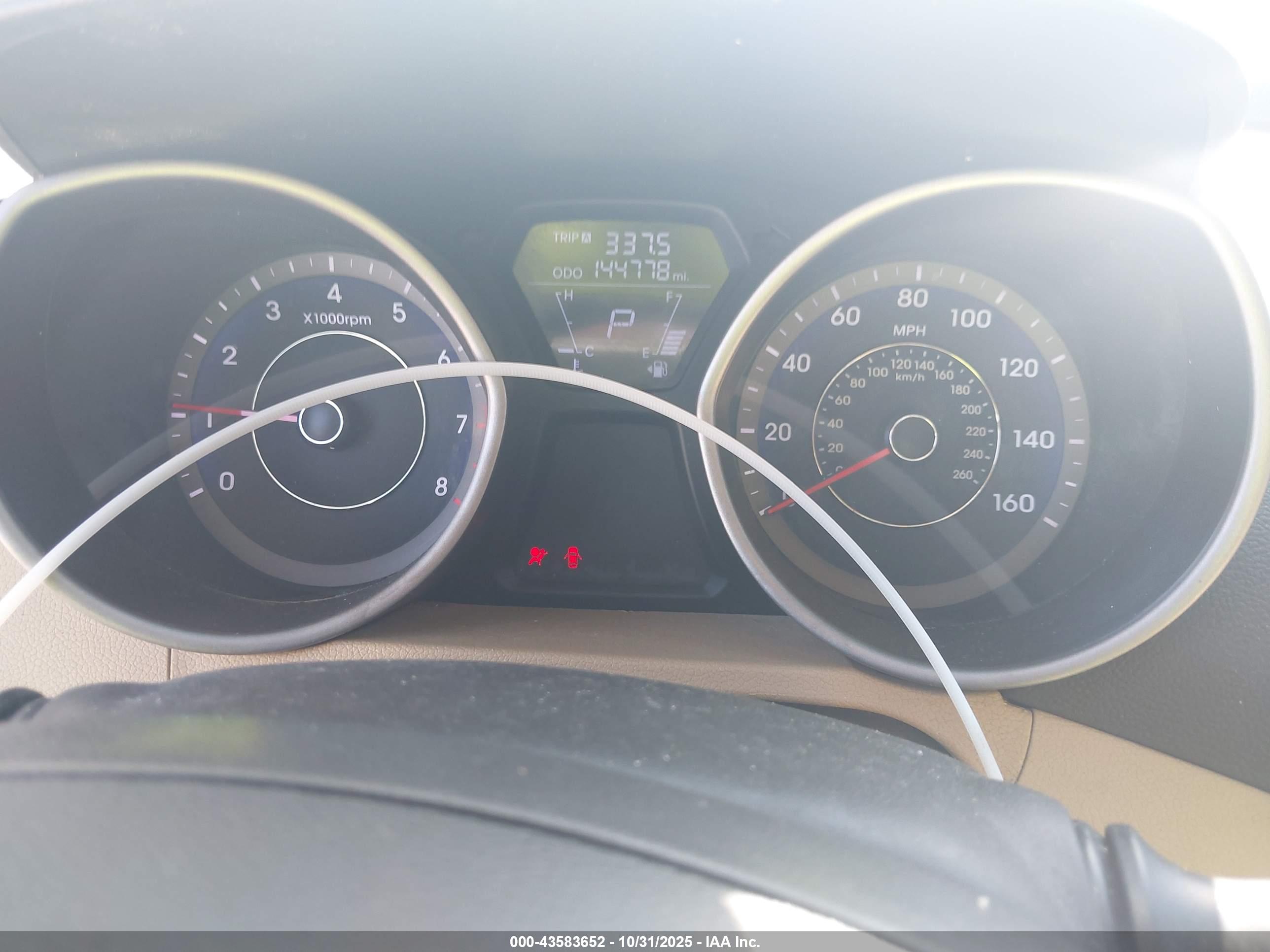 HYUNDAI ELANTRA image 7
