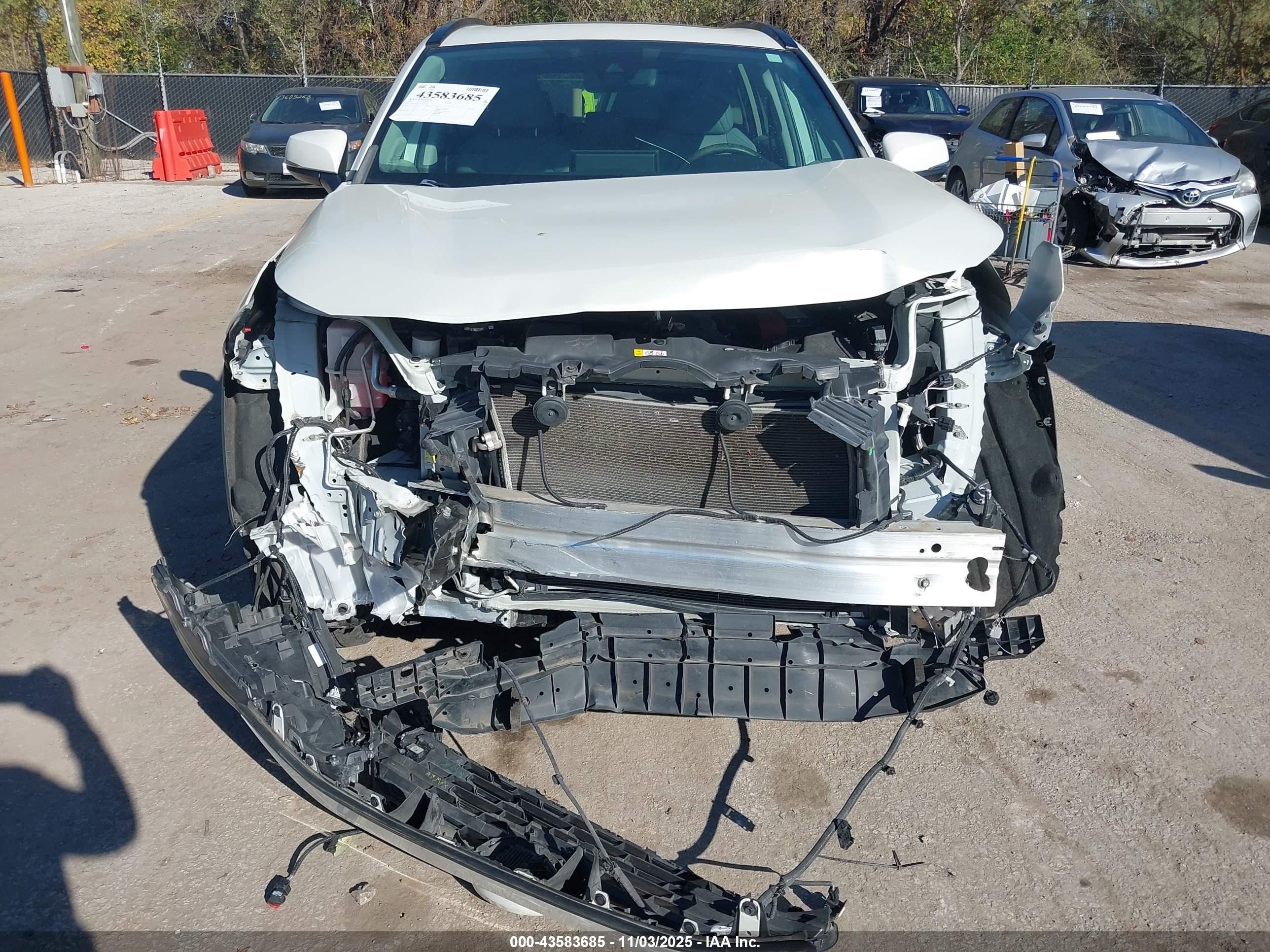 TOYOTA RAV4 image 6