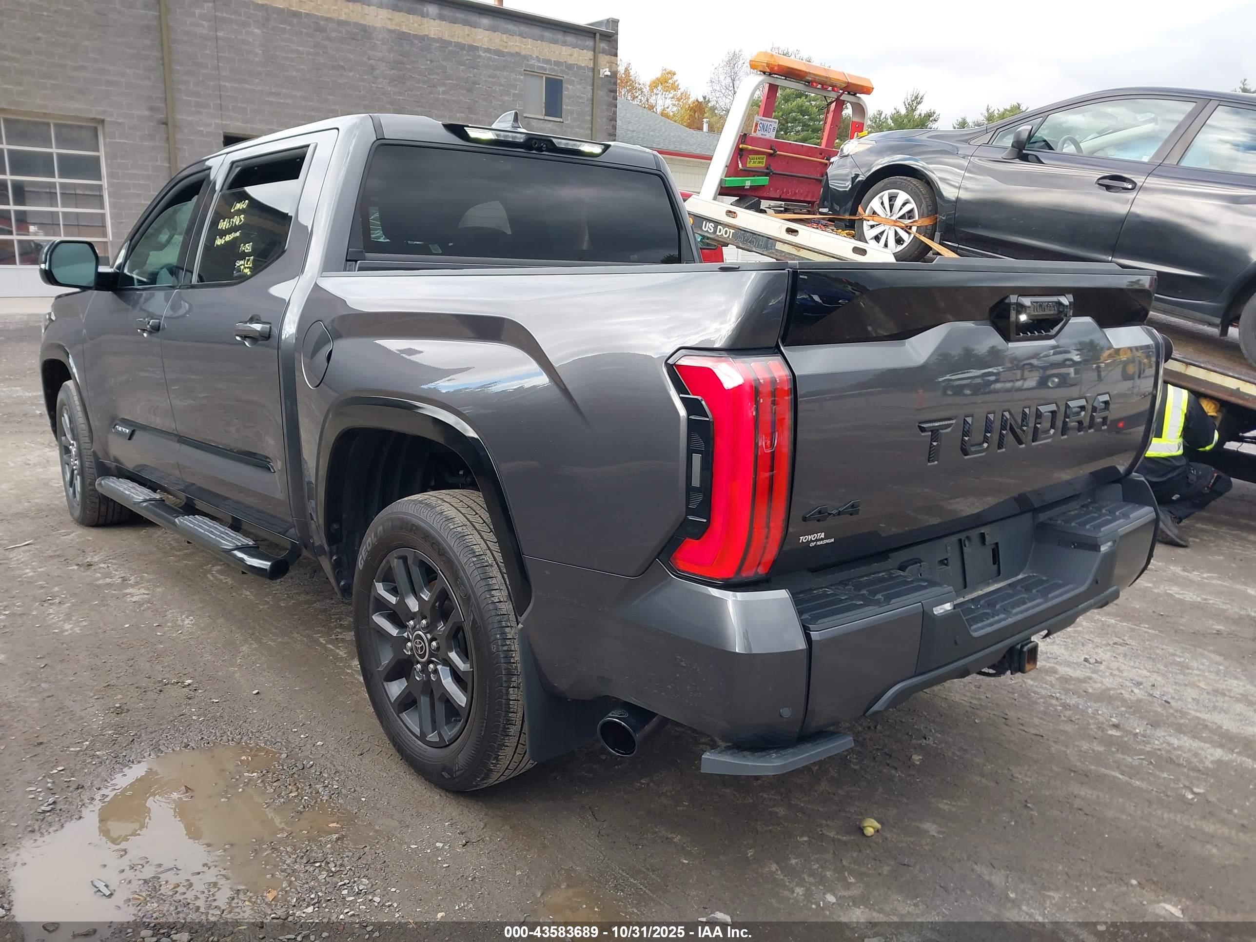 TOYOTA TUNDRA image 3