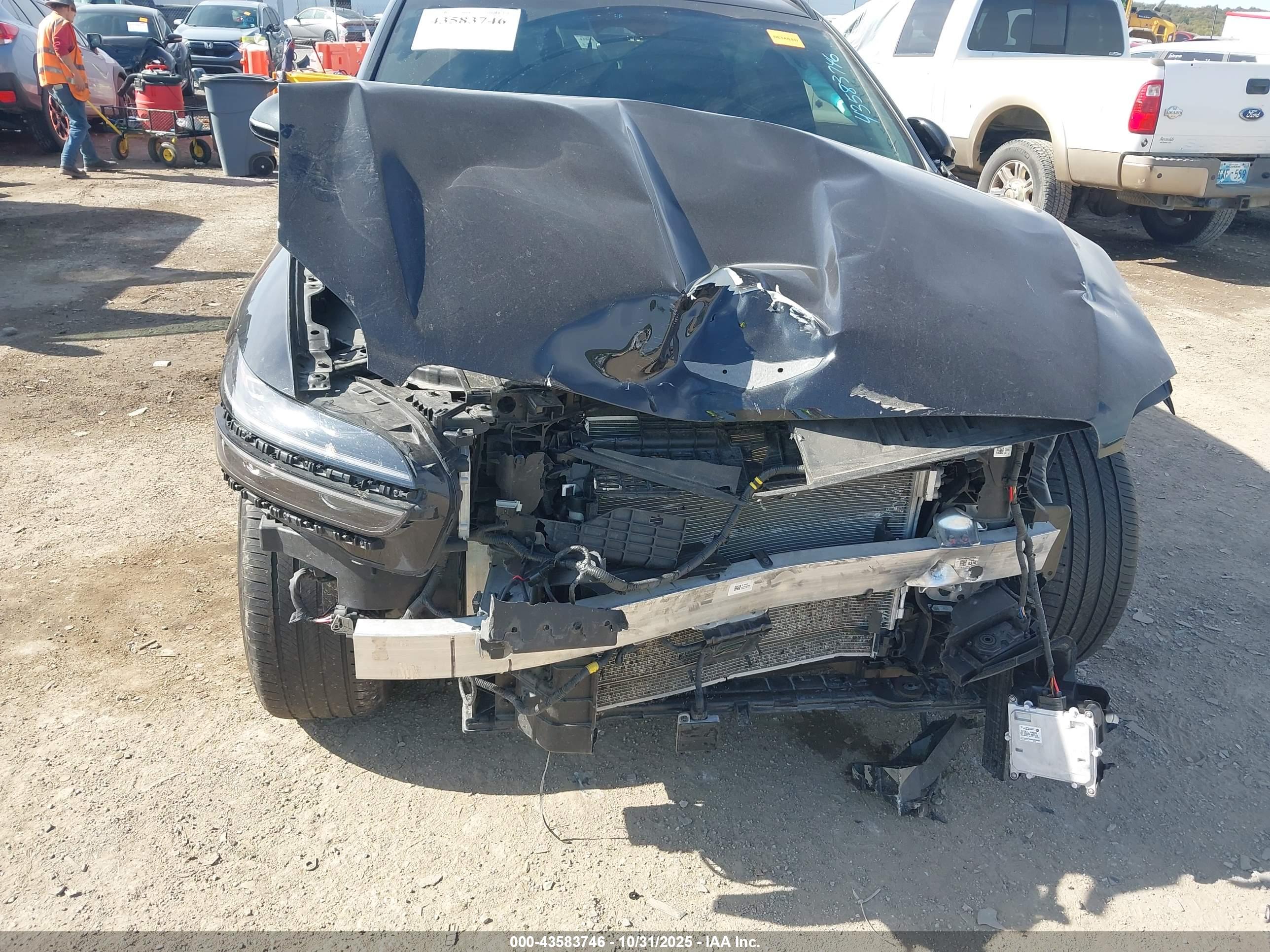 GENESIS GV70 image 6