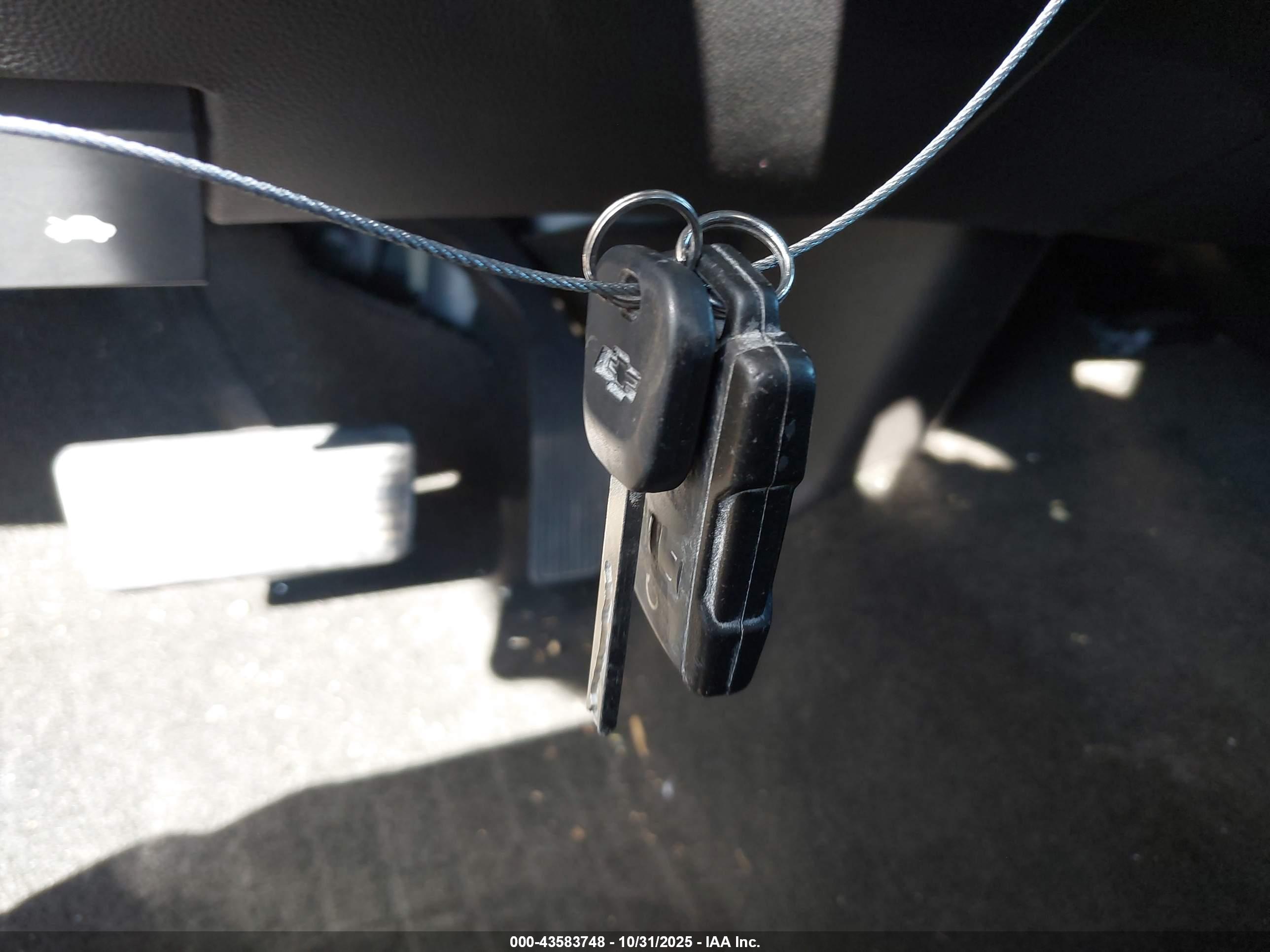 CHEVROLET SILVERADO image 11