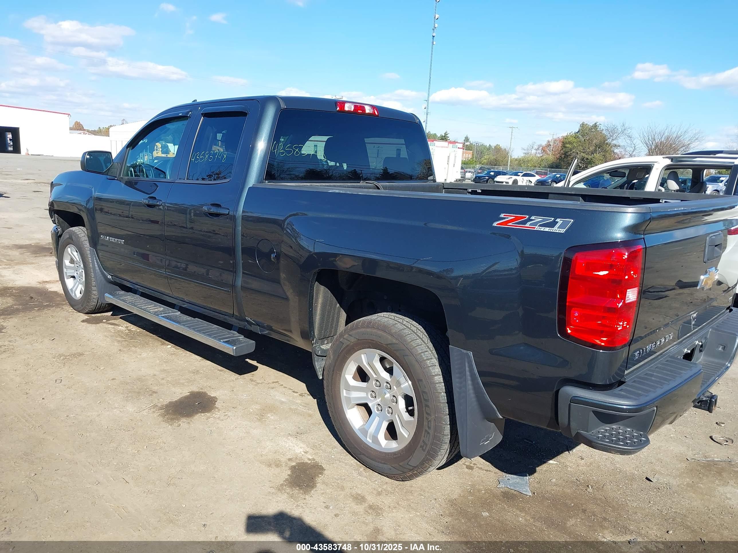CHEVROLET SILVERADO image 3