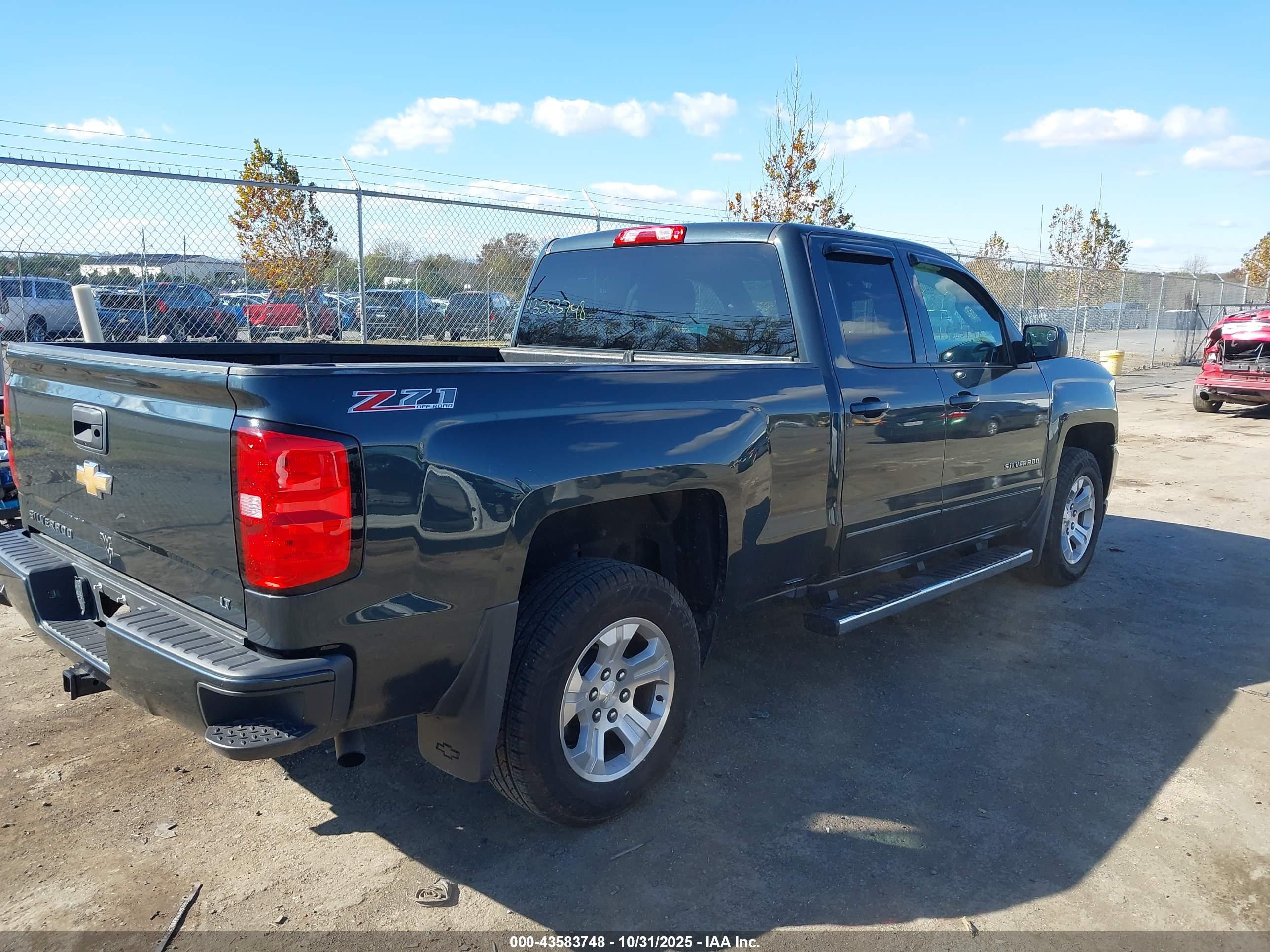 CHEVROLET SILVERADO image 4
