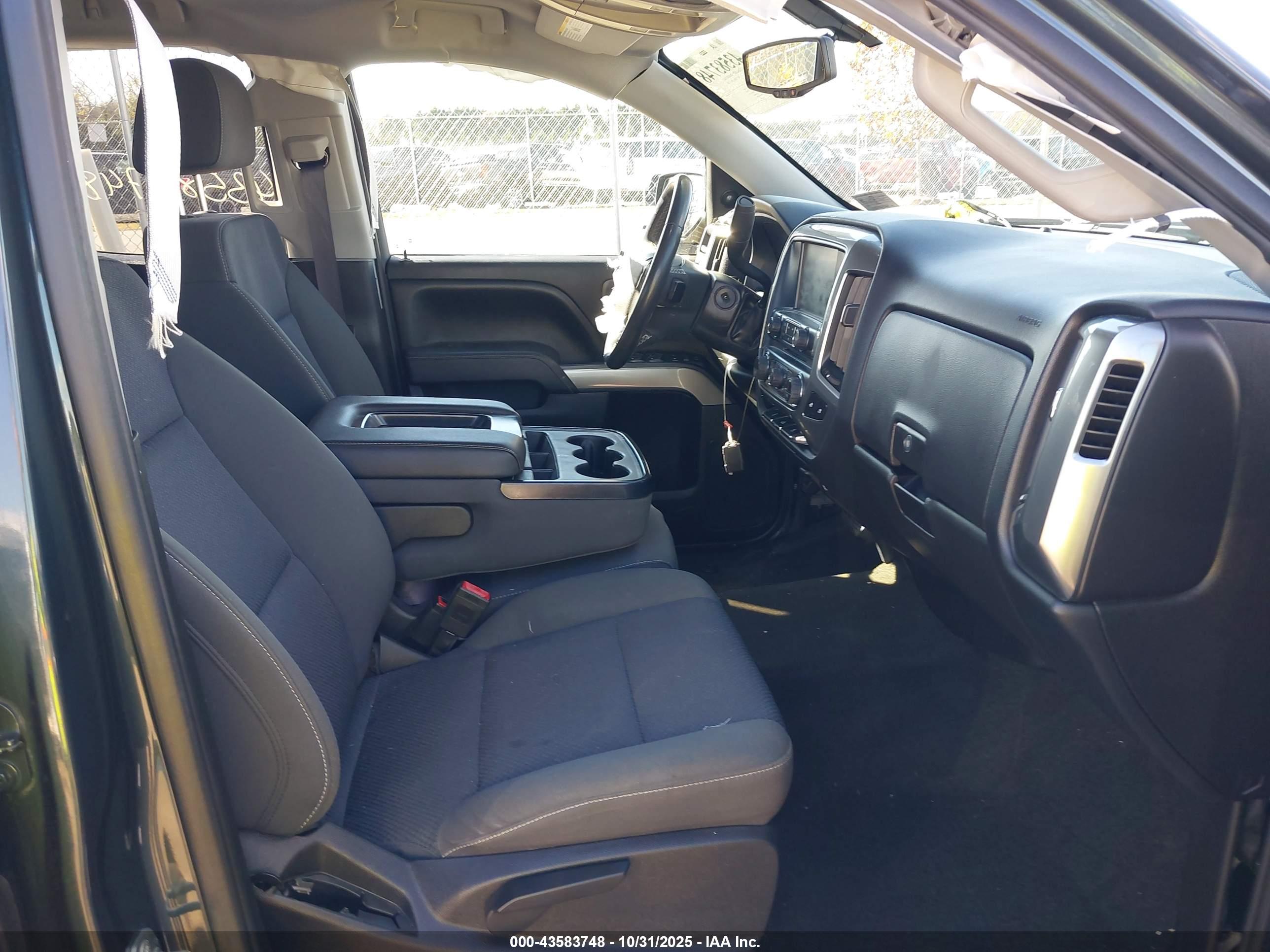CHEVROLET SILVERADO image 5