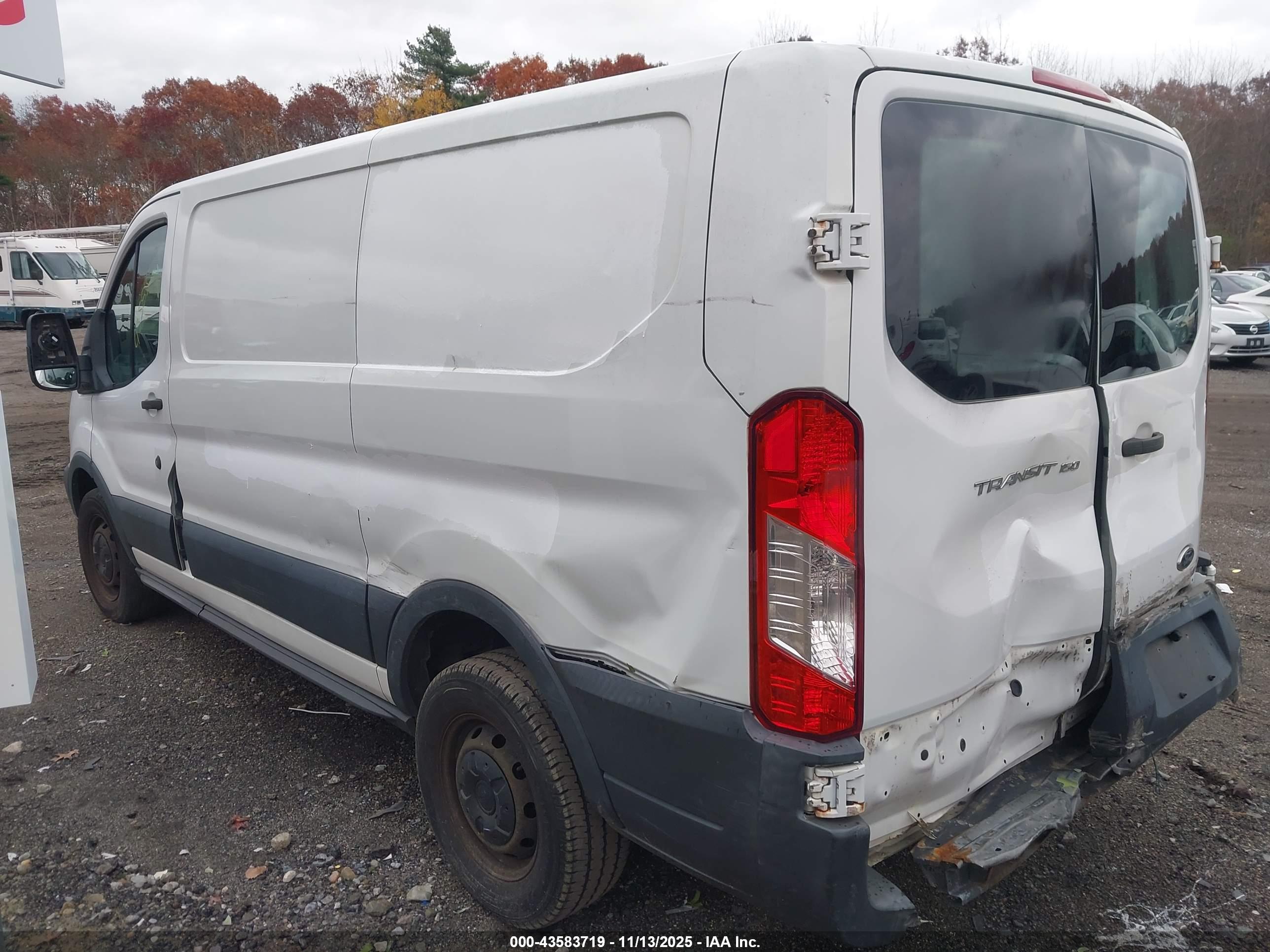 FORD TRANSIT-150 image 3