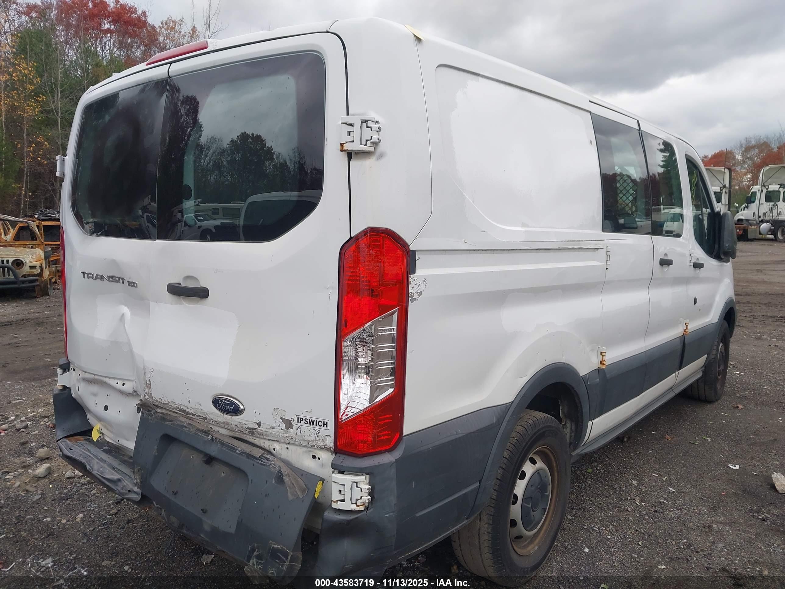 FORD TRANSIT-150 image 4
