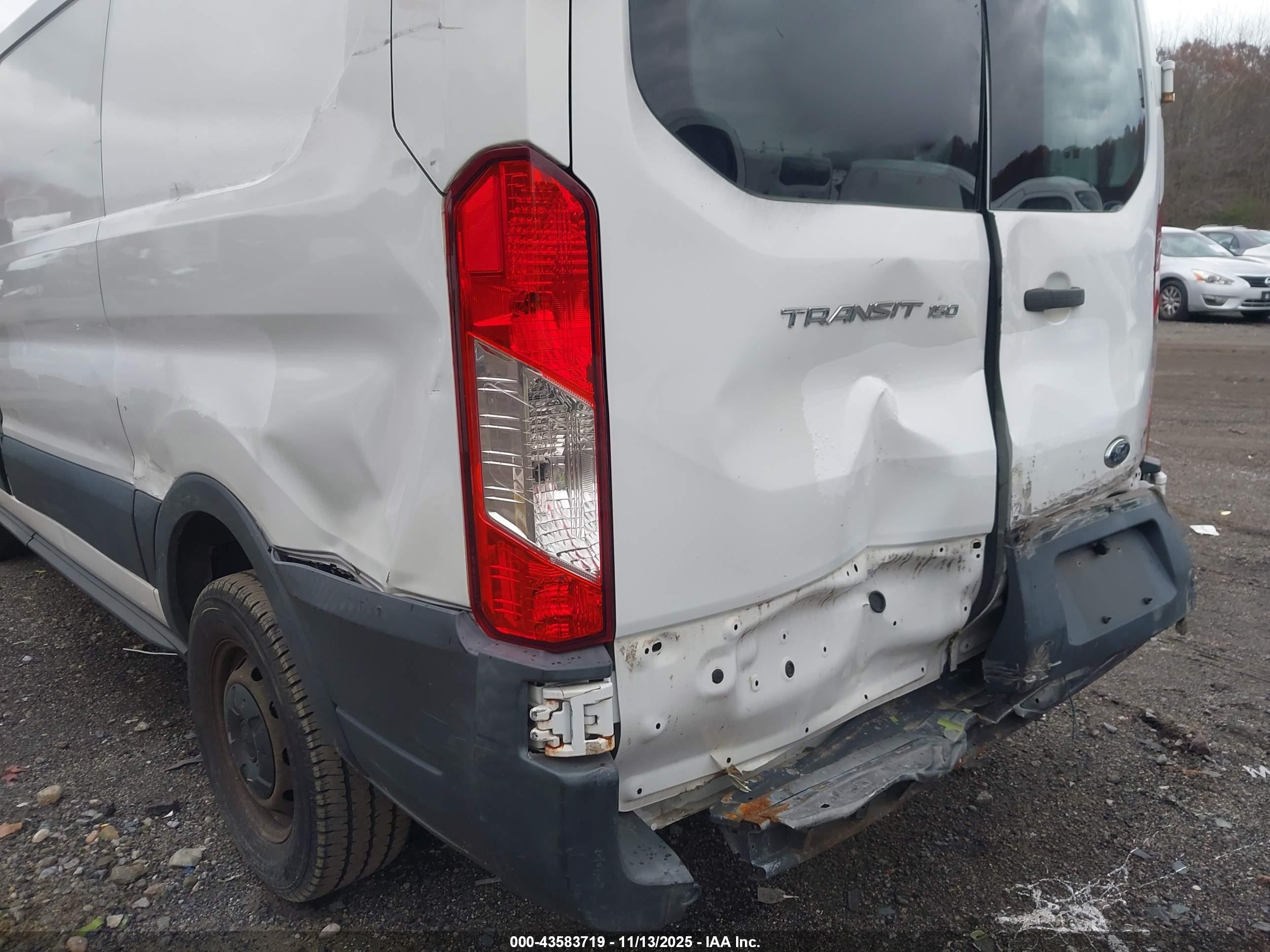 FORD TRANSIT-150 image 6