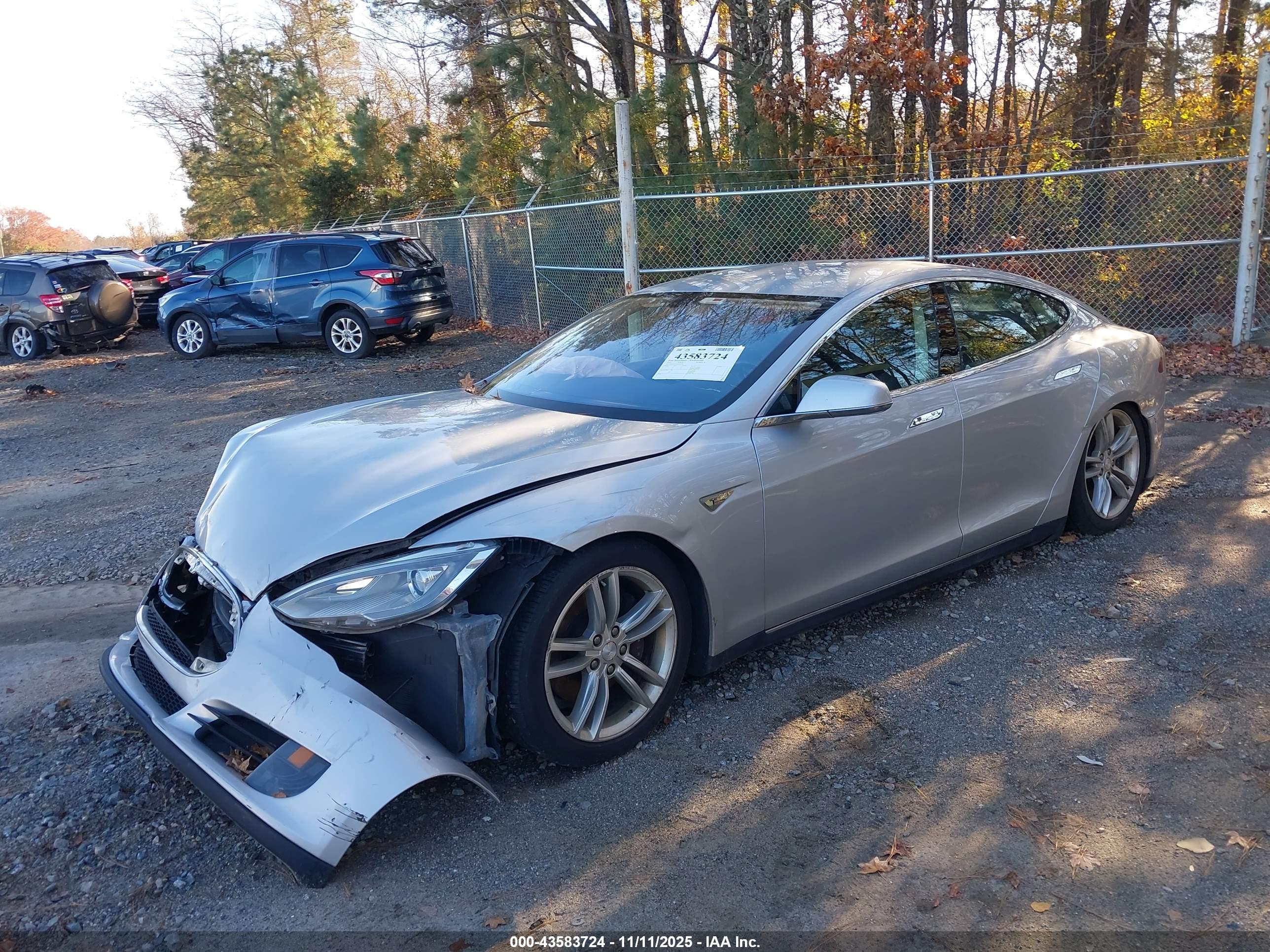 TESLA MODEL image 2