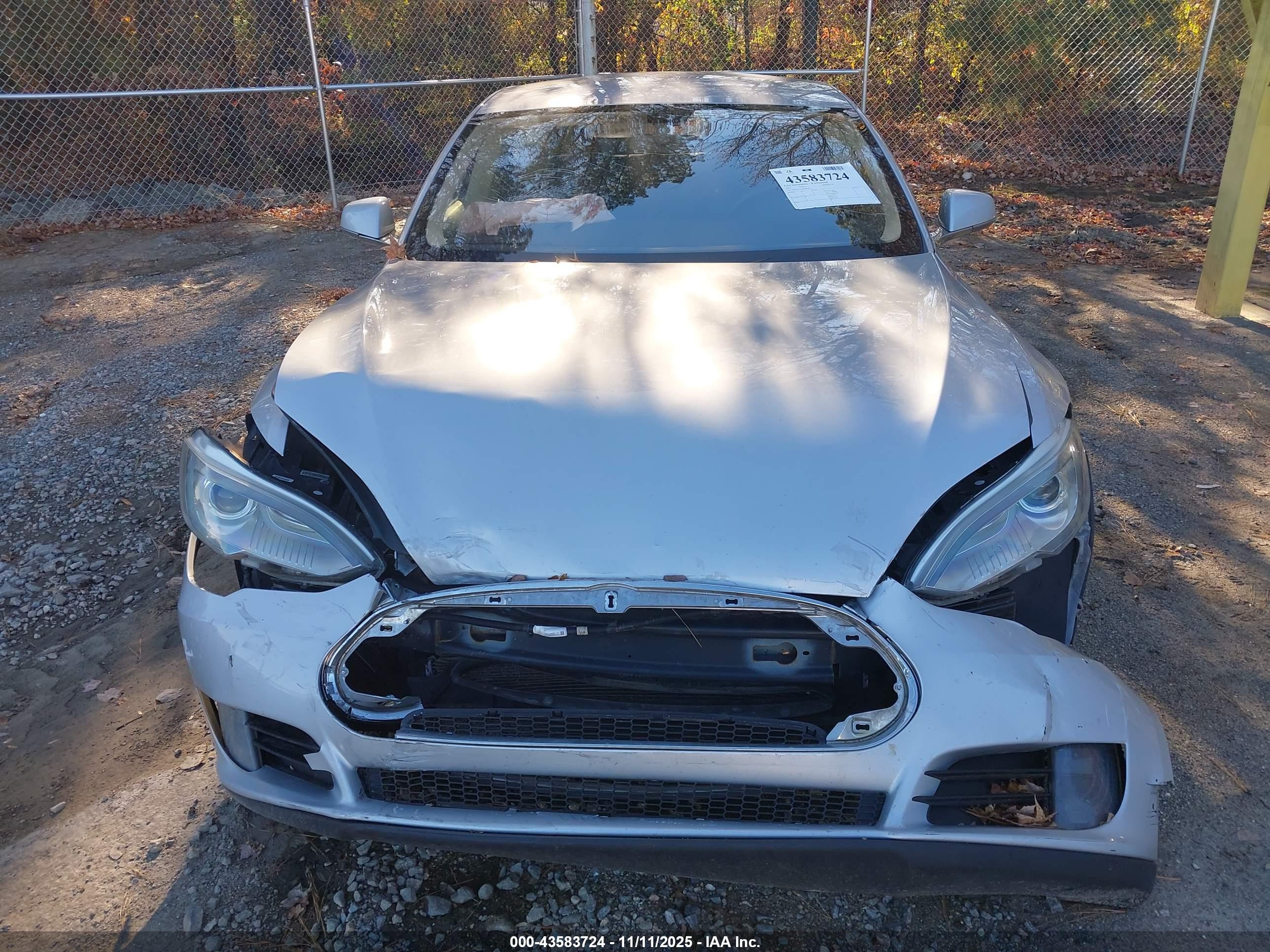 TESLA MODEL image 6