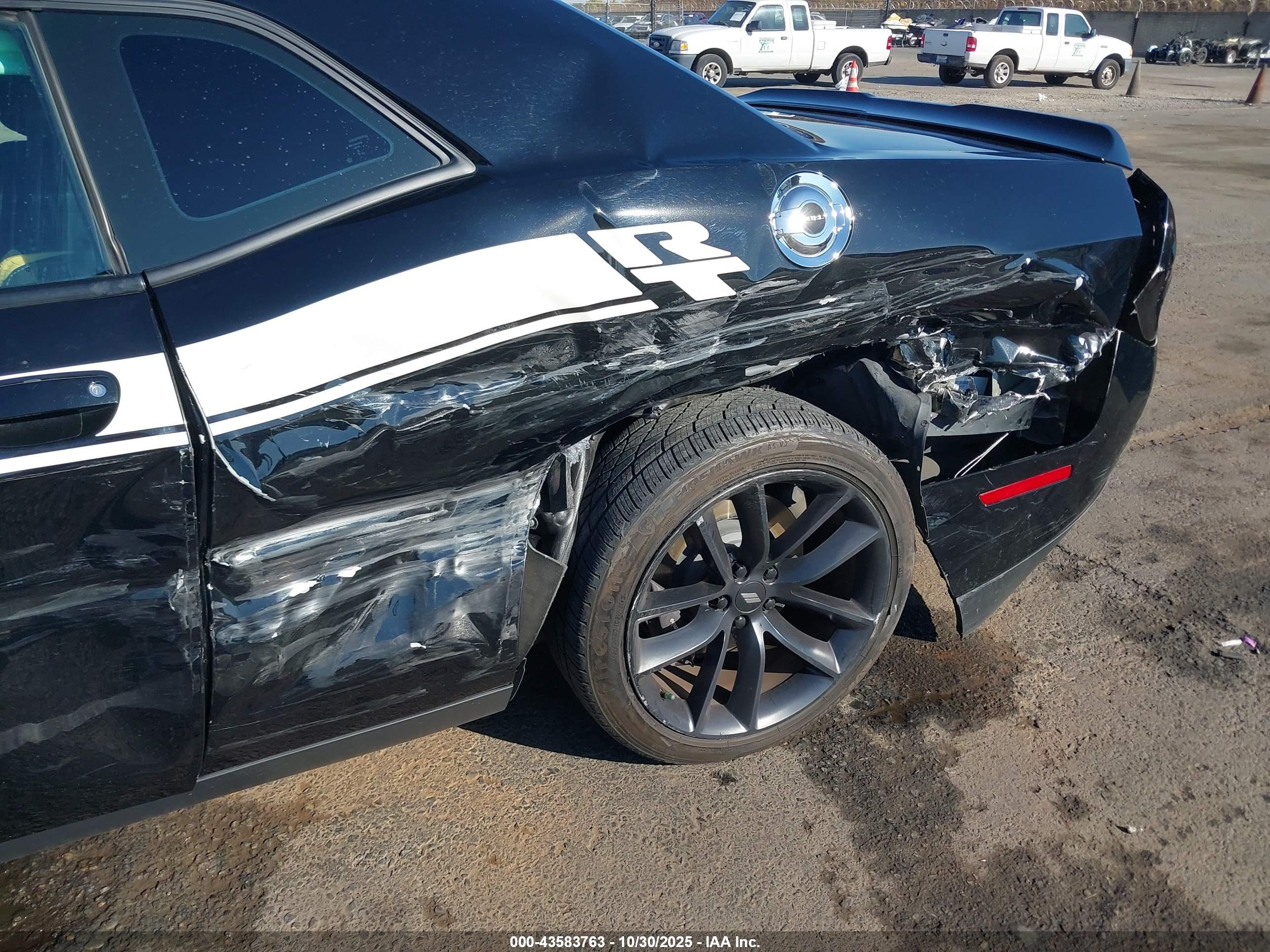 DODGE CHALLENGER image 6