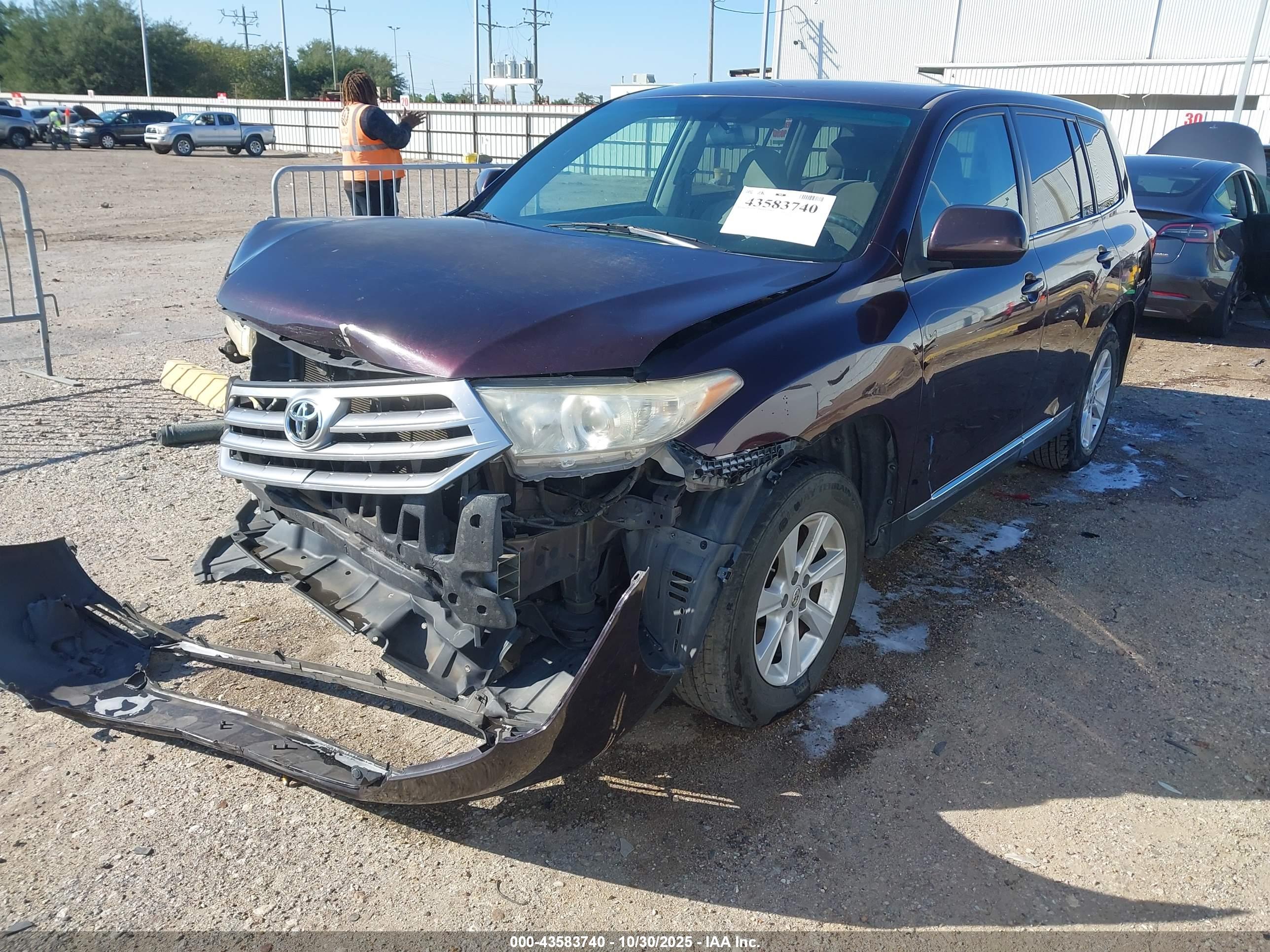 TOYOTA HIGHLANDER image 2
