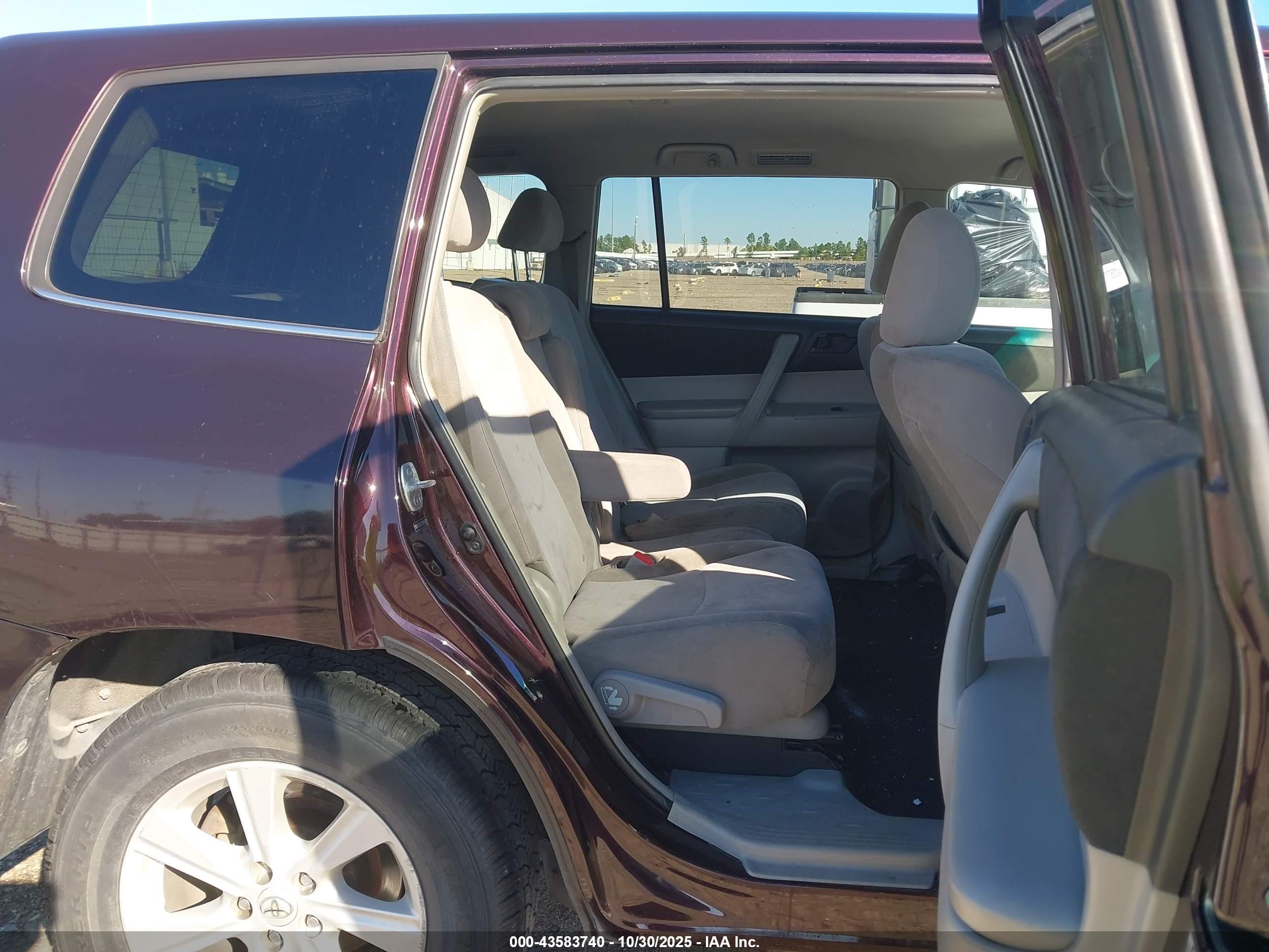 TOYOTA HIGHLANDER image 8