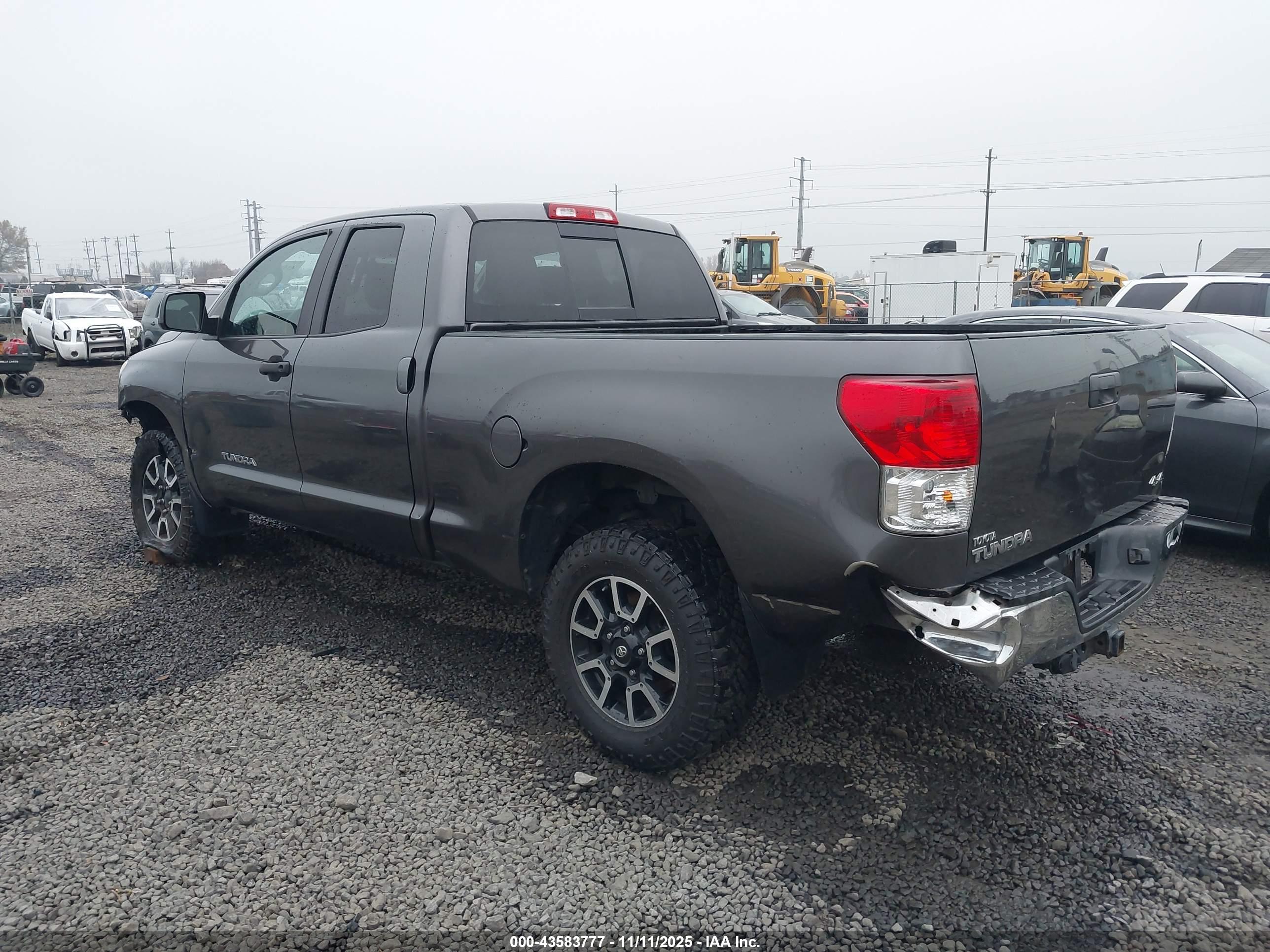 TOYOTA TUNDRA image 3