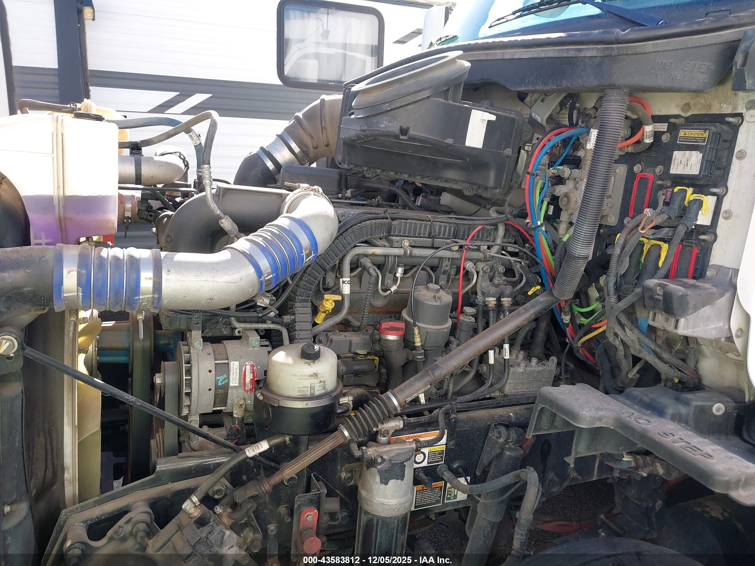 PETERBILT 579 image 10