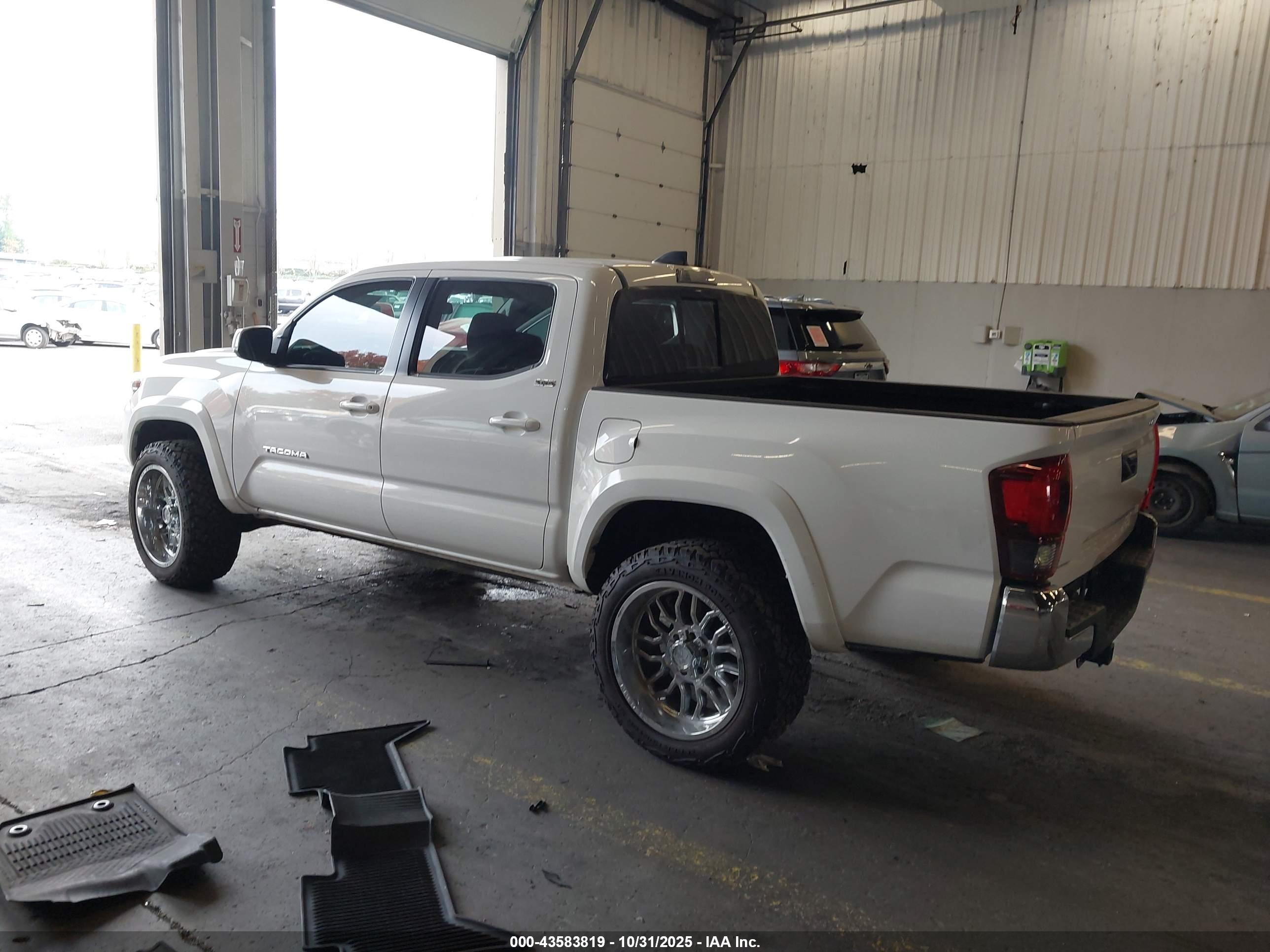 TOYOTA TACOMA image 3