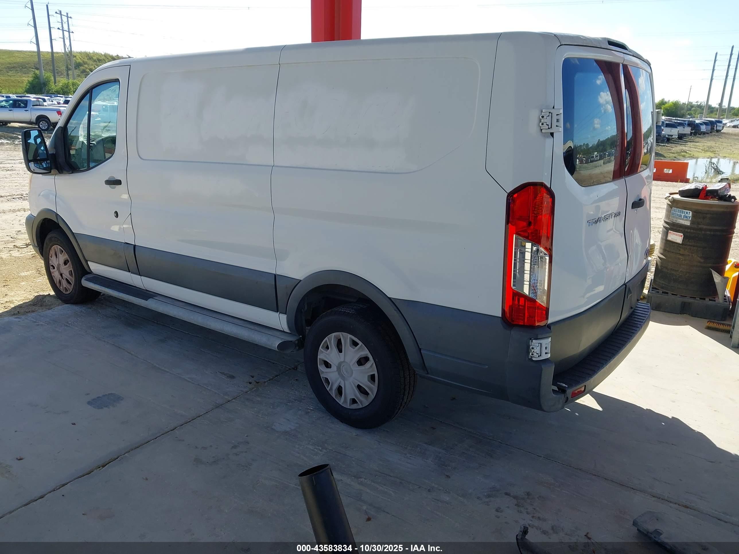FORD TRANSIT image 3