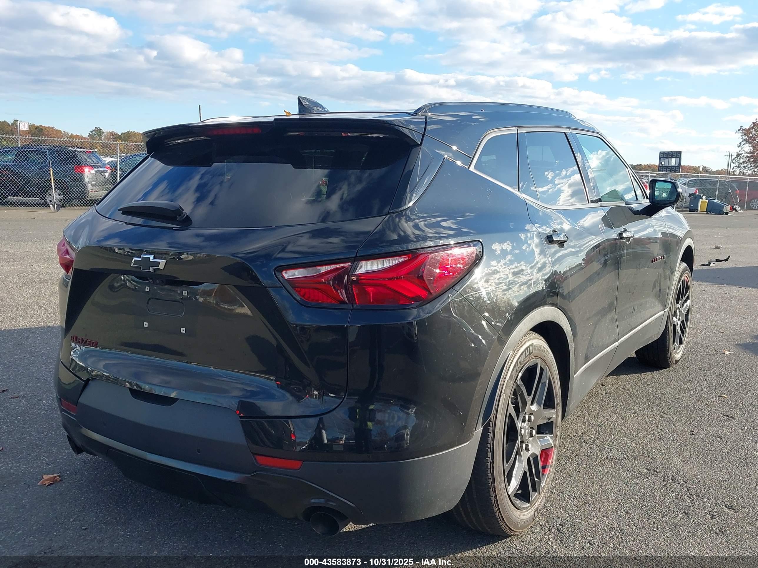 CHEVROLET BLAZER image 4