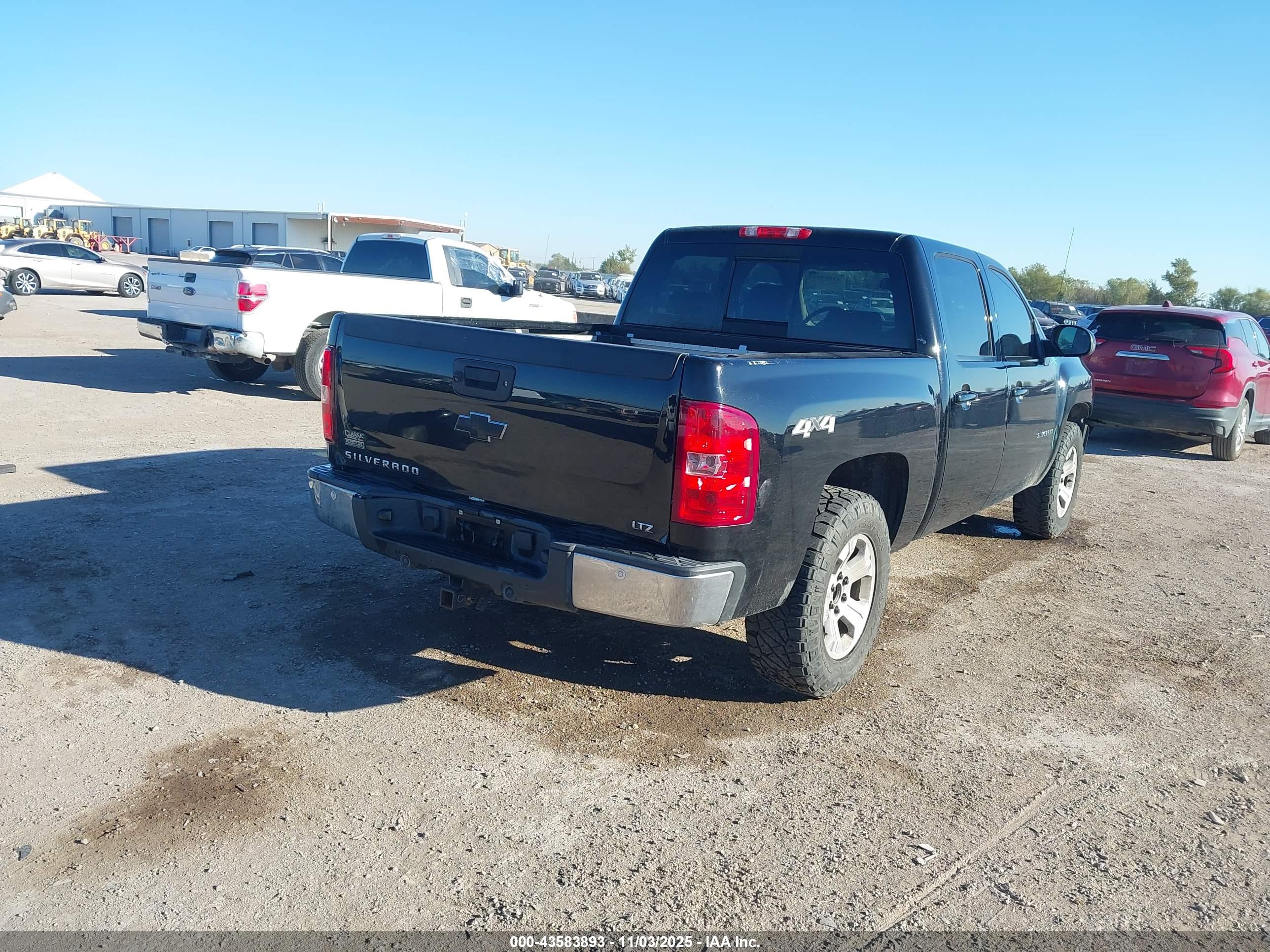 CHEVROLET SILVERADO image 4