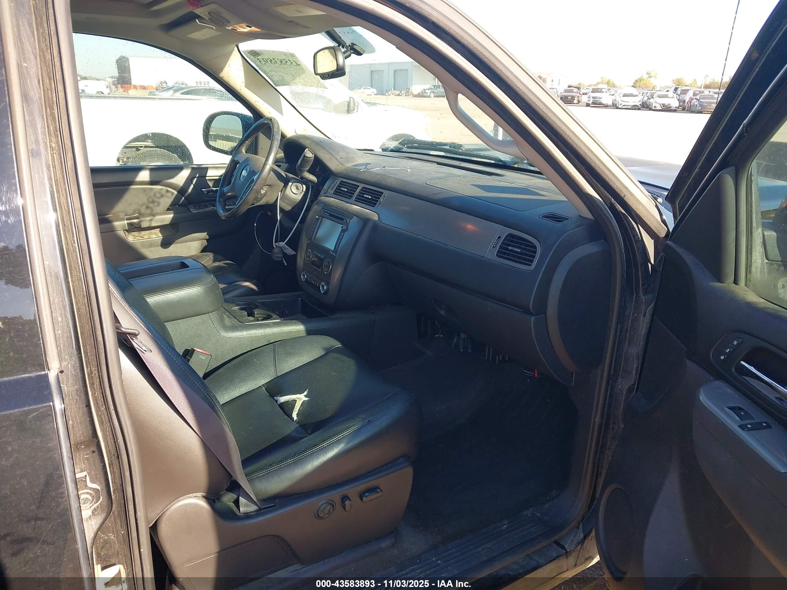 CHEVROLET SILVERADO image 5