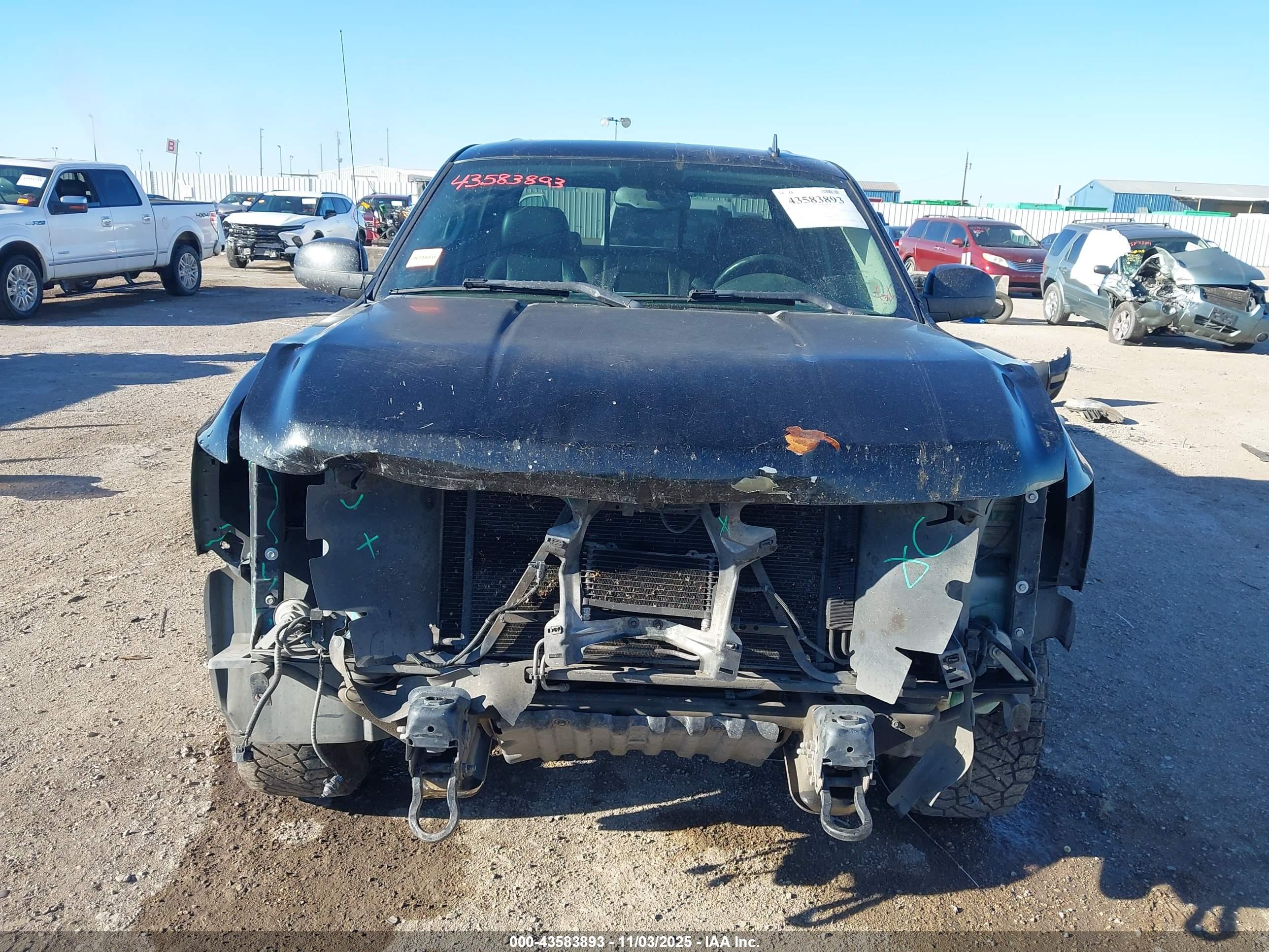 CHEVROLET SILVERADO image 6
