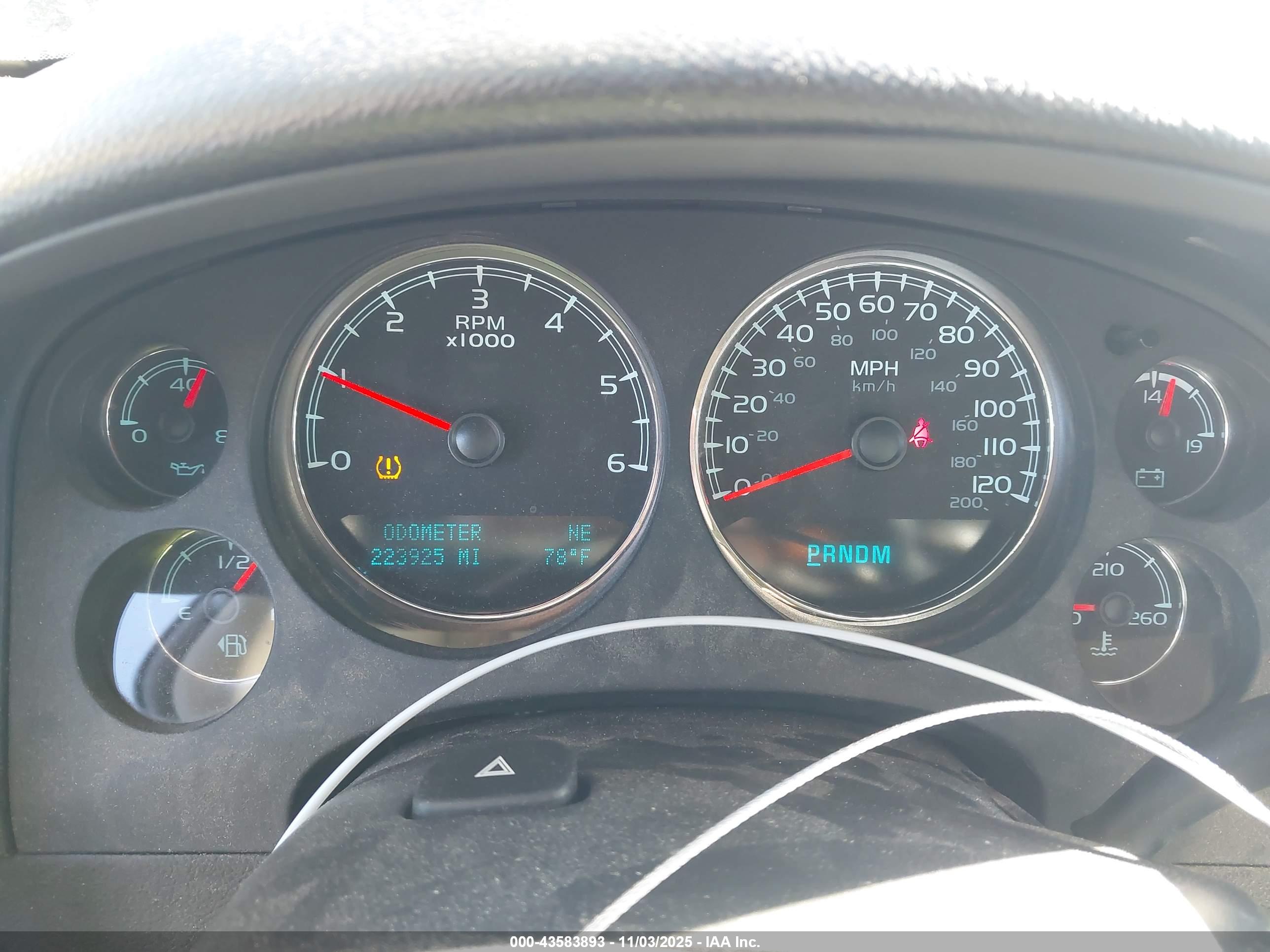 CHEVROLET SILVERADO image 7