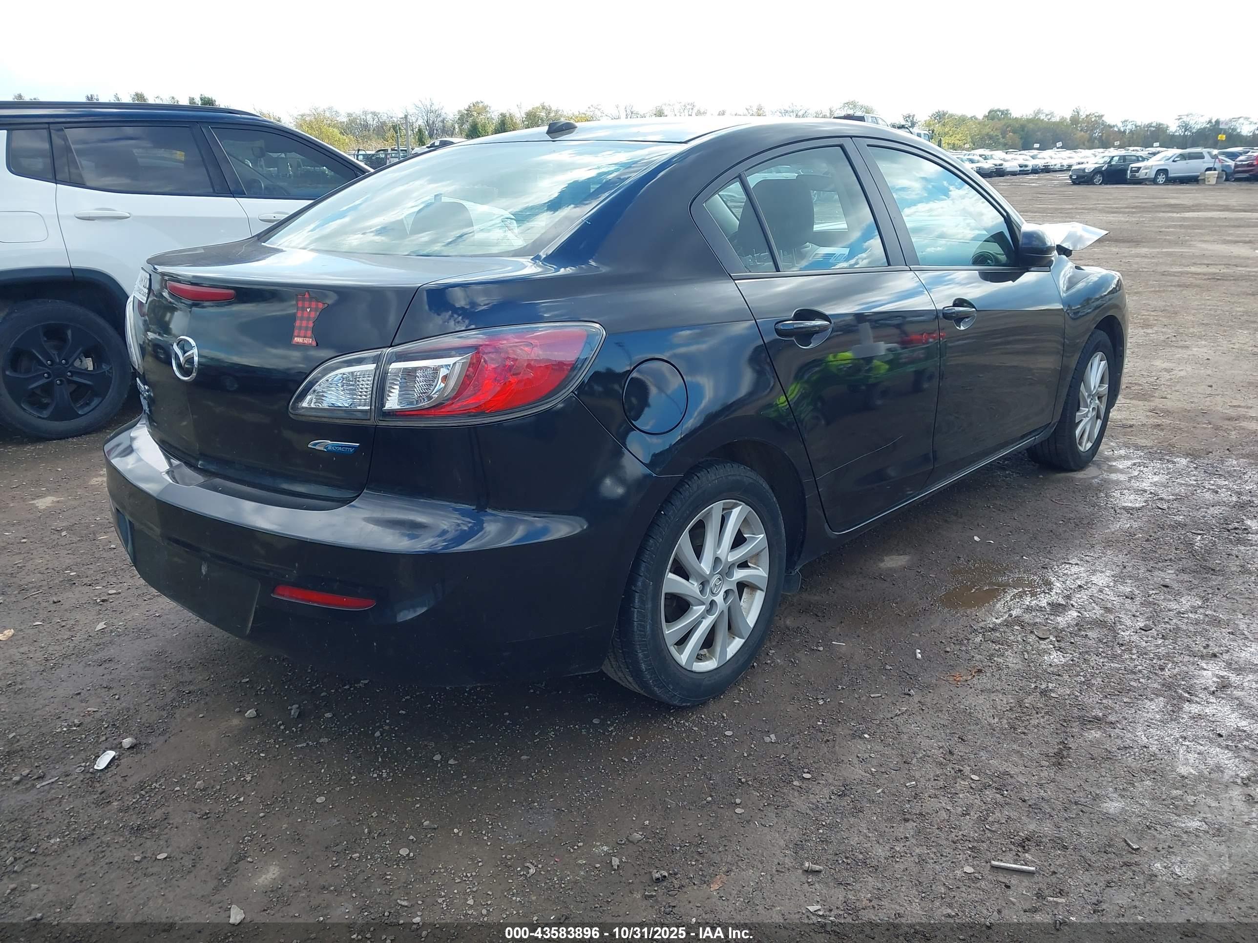 MAZDA MAZDA3 image 4
