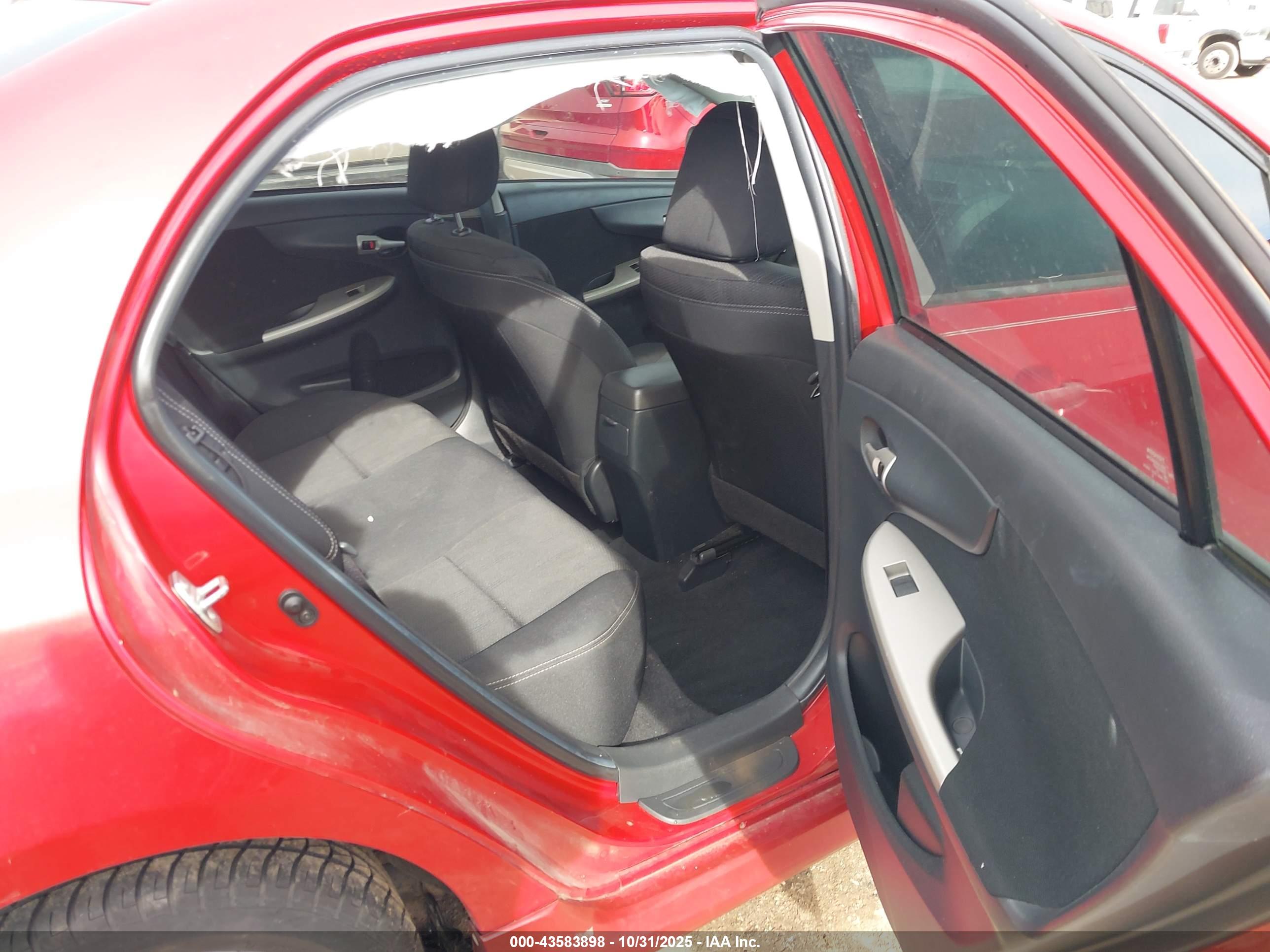TOYOTA COROLLA image 8