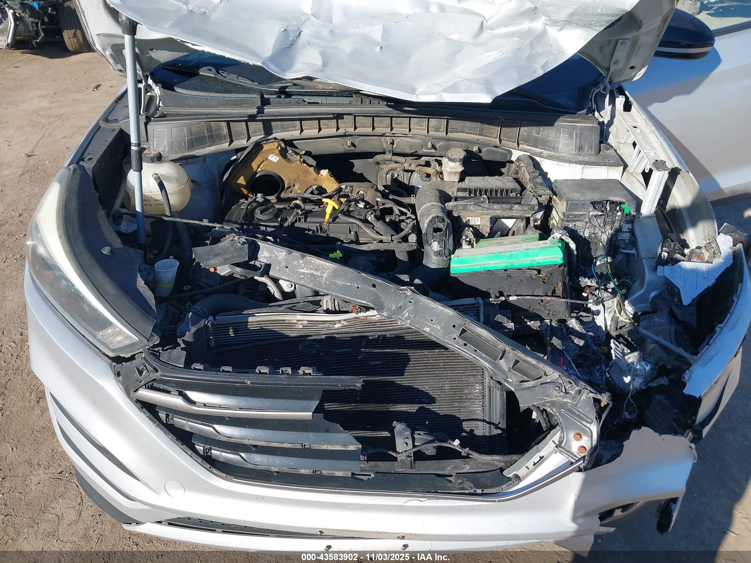 HYUNDAI TUCSON image 10