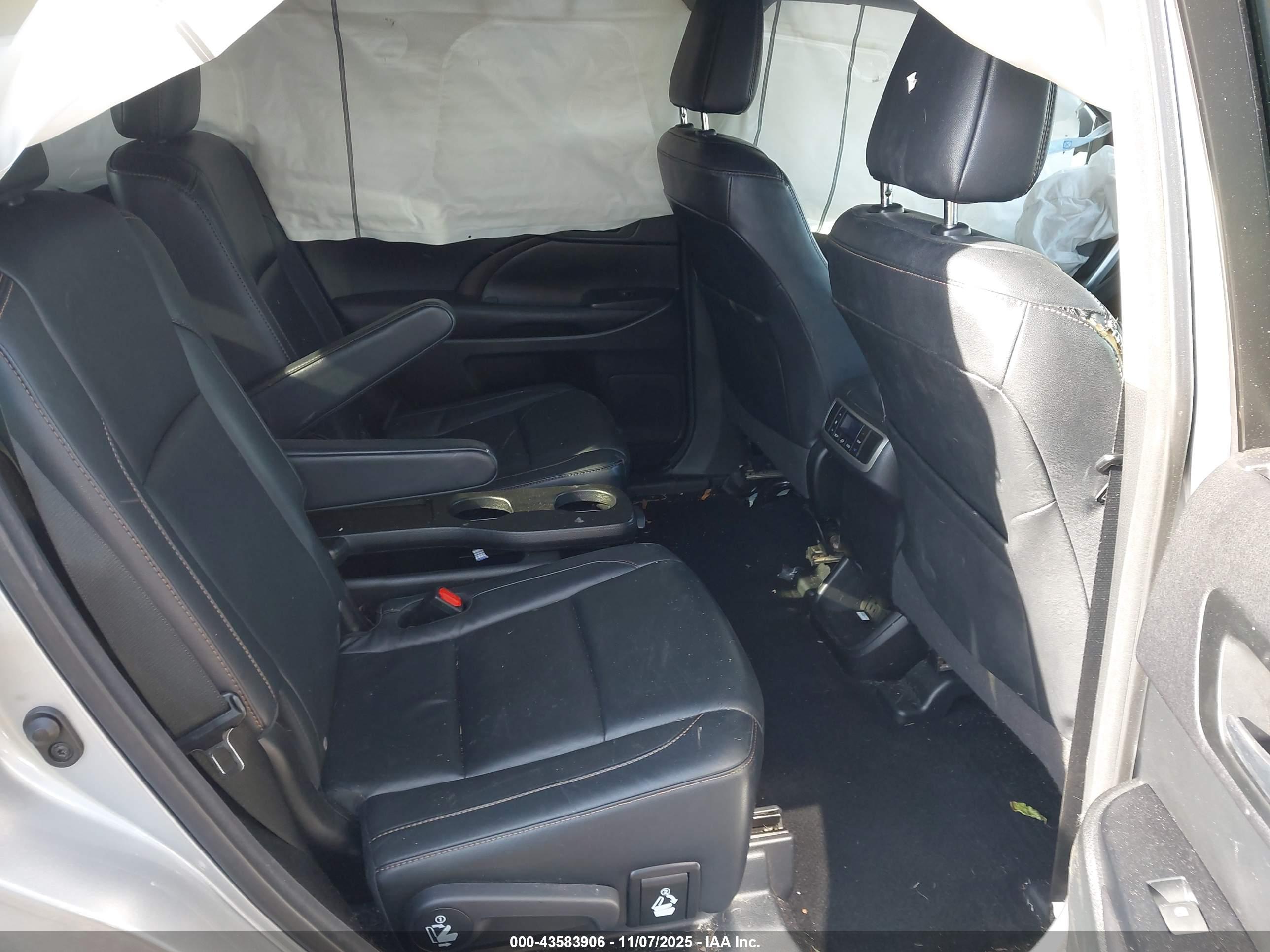 TOYOTA HIGHLANDER image 8