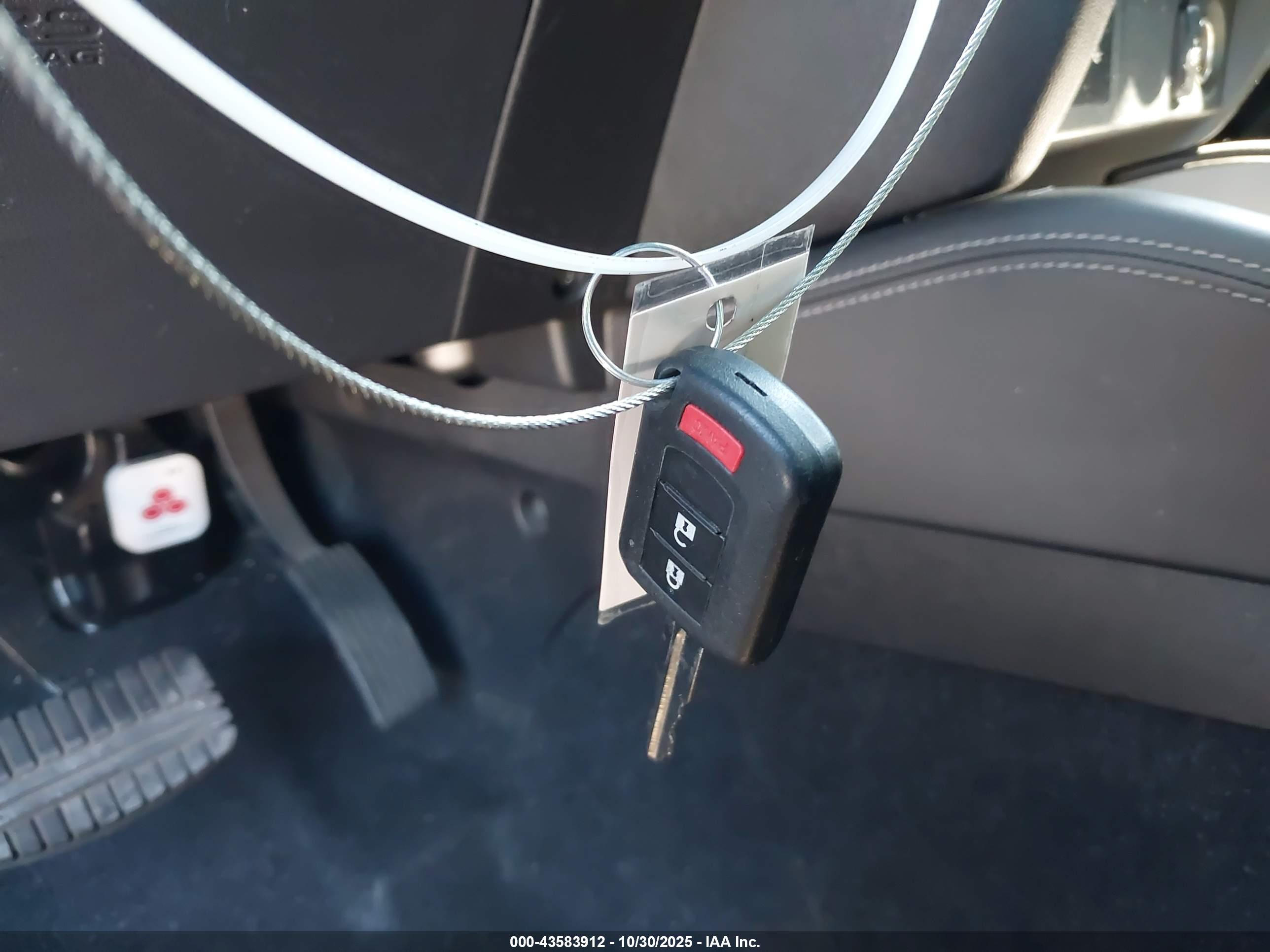 MITSUBISHI OUTLANDER image 11