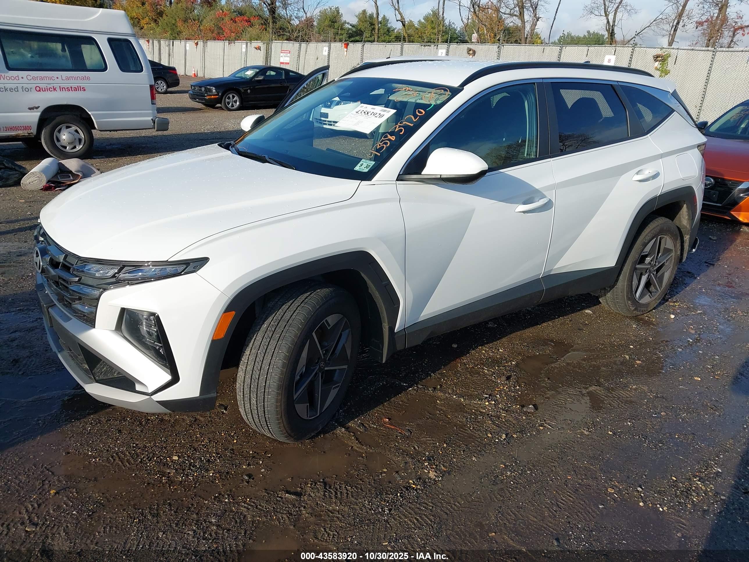 HYUNDAI TUCSON image 2