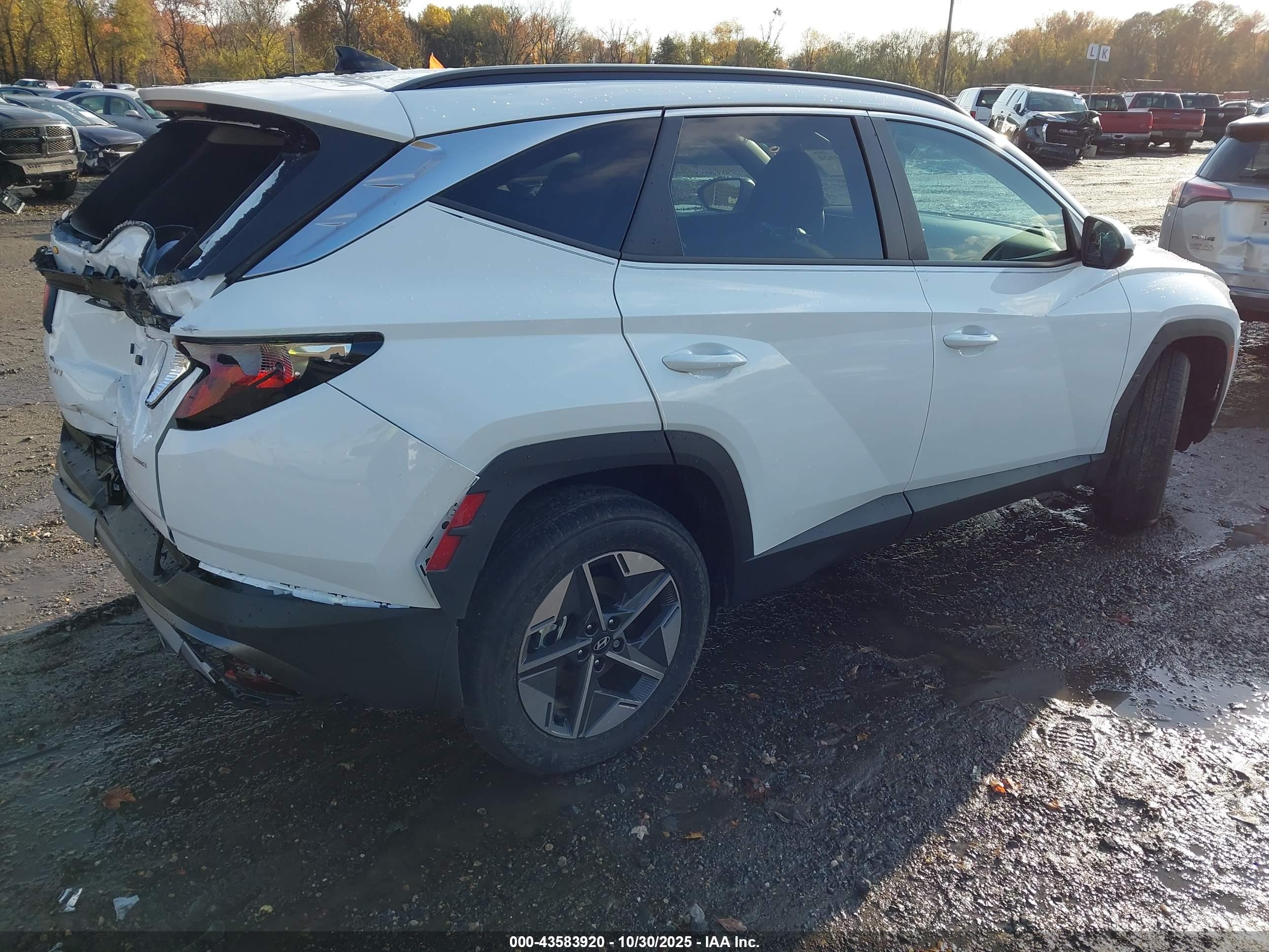 HYUNDAI TUCSON image 4