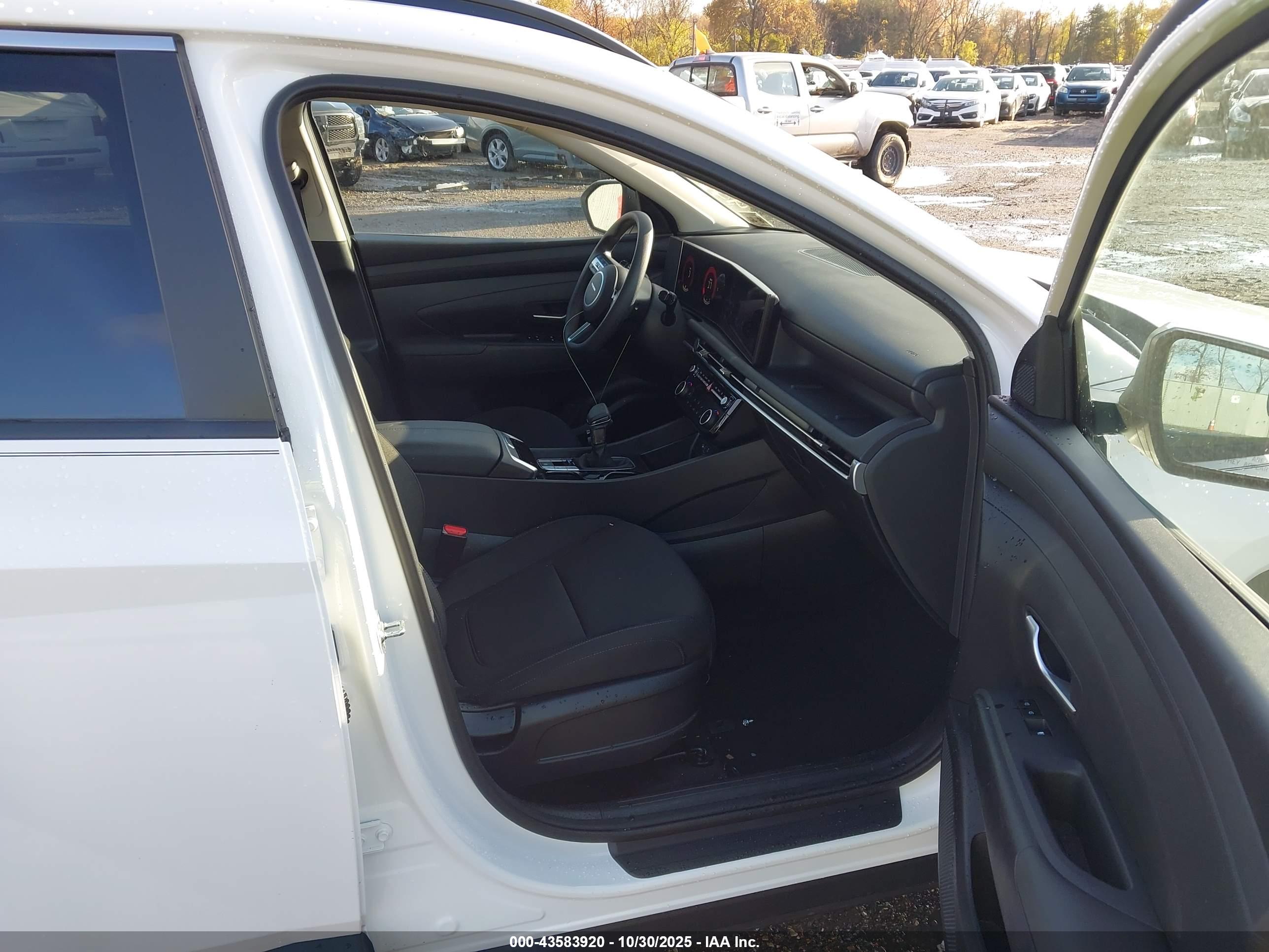 HYUNDAI TUCSON image 5