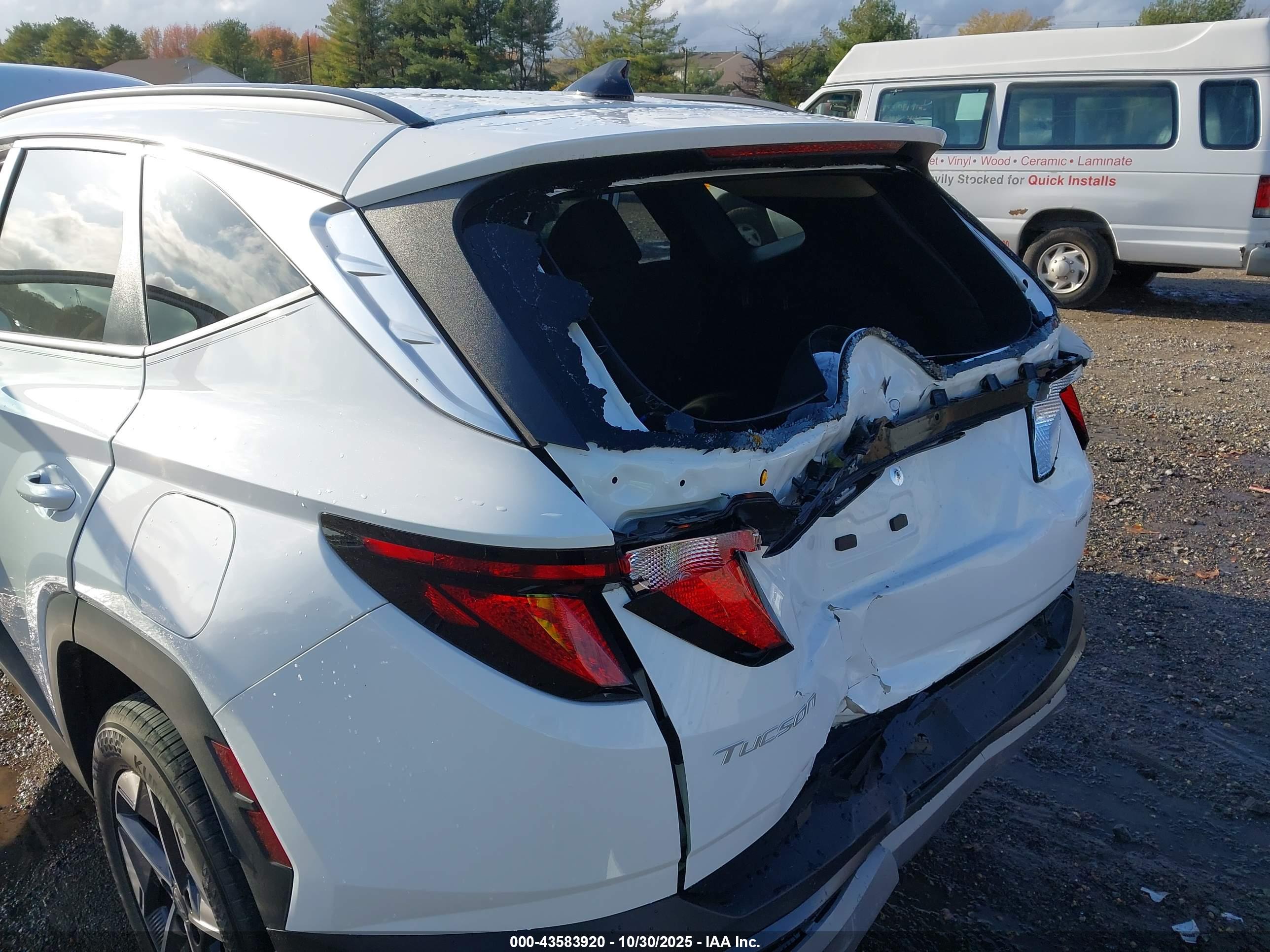 HYUNDAI TUCSON image 6