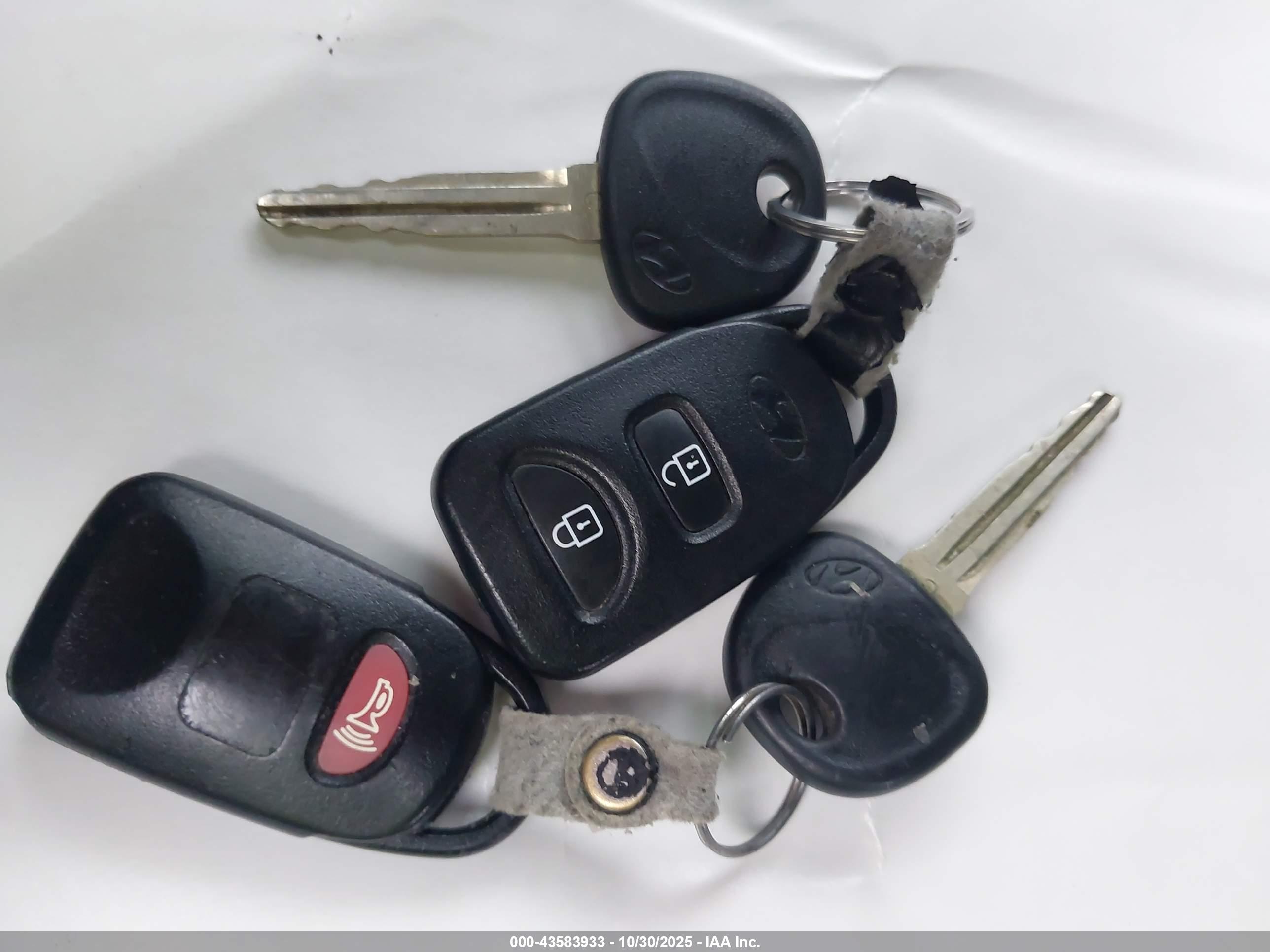 HYUNDAI TUCSON image 11