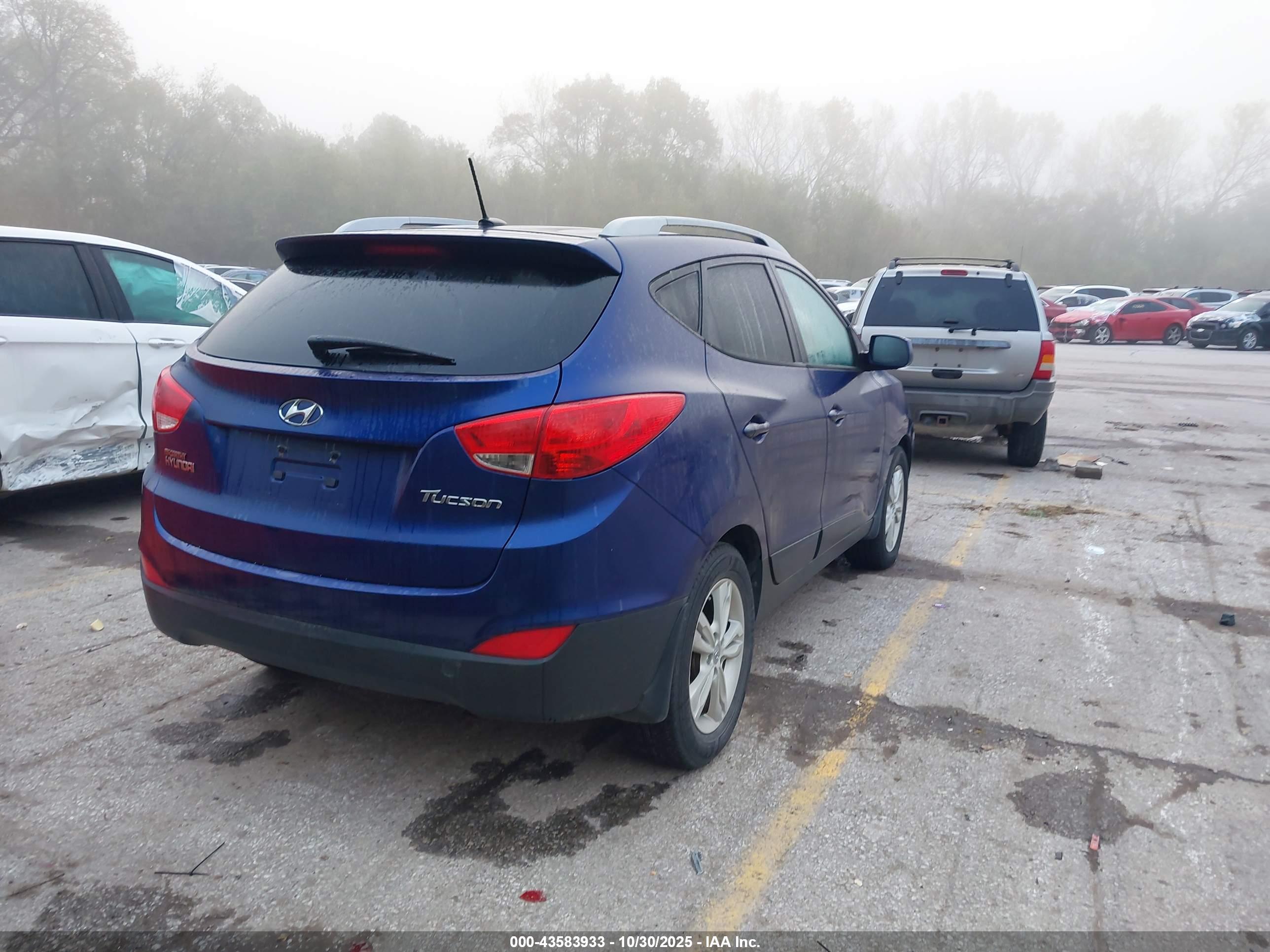 HYUNDAI TUCSON image 4